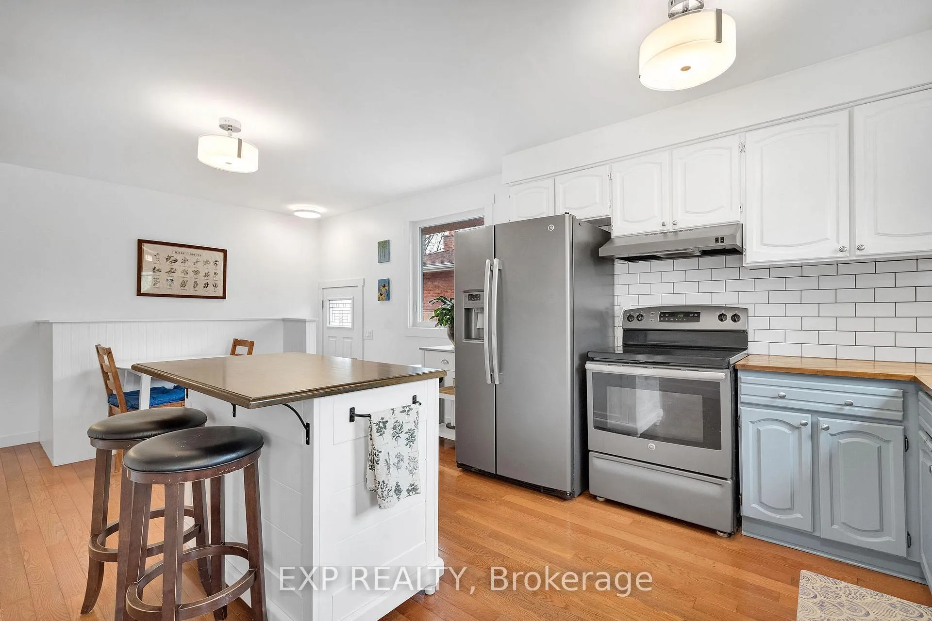 Photo 16 of 34 Taylor Crescent, St. Thomas — HOMEH