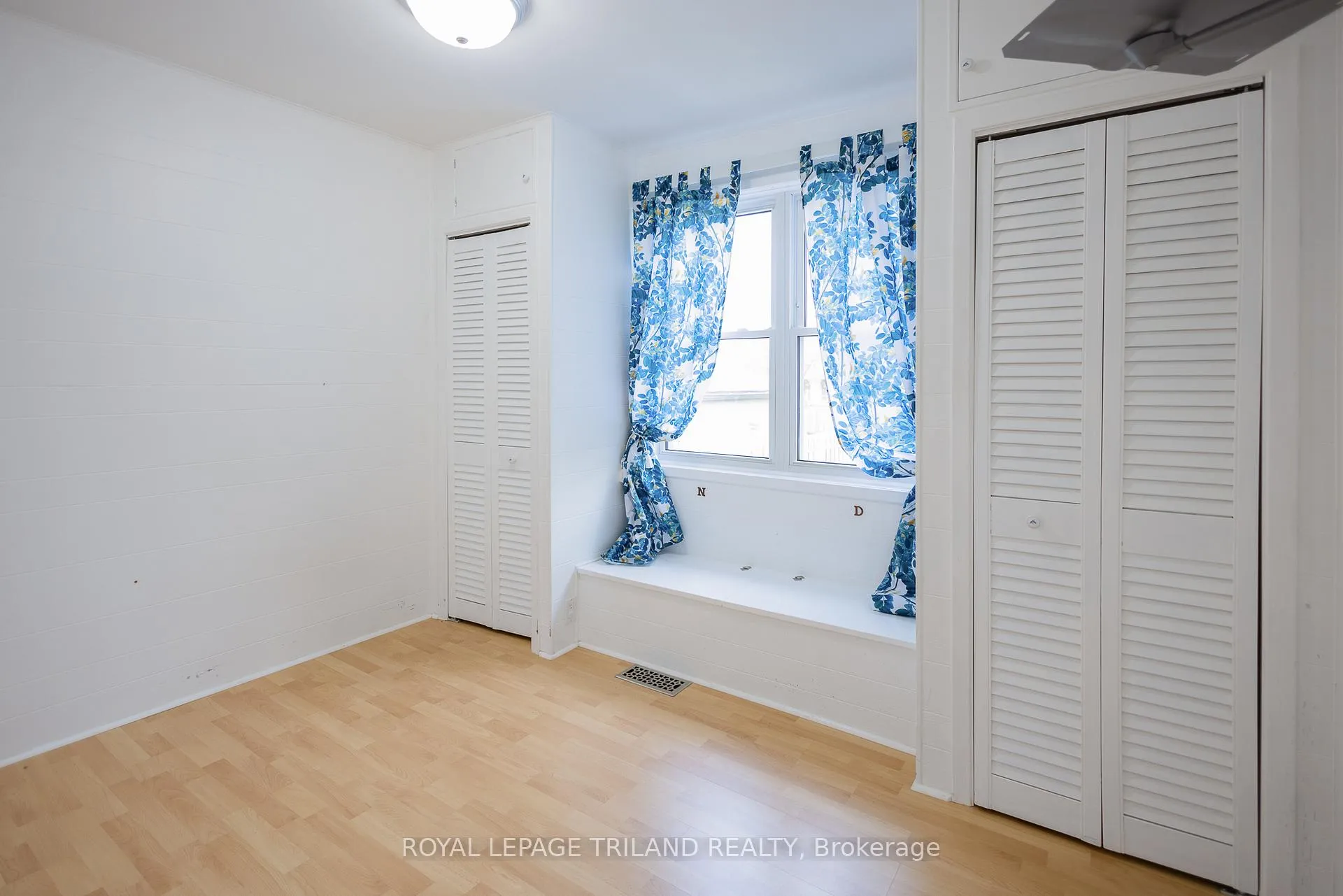 Photo 15 of 708 Norwood Avenue, London, East A — HOMEH
