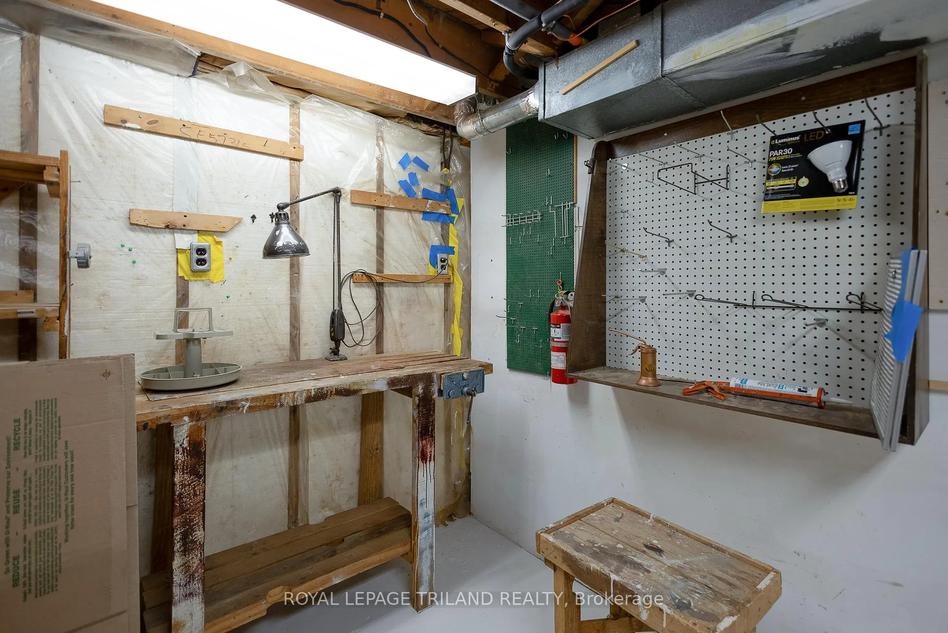 Photo 30 of 708 Norwood Avenue, London, East A — HOMEH