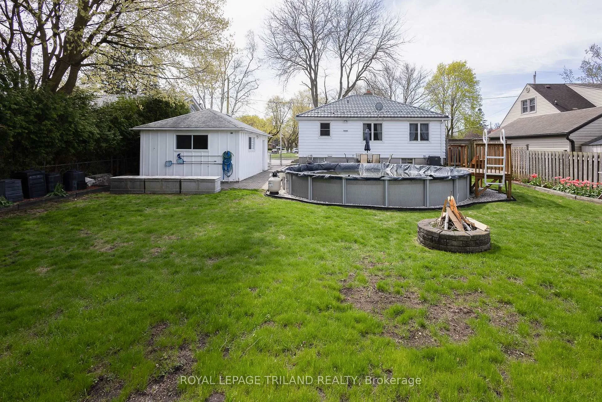 Photo 38 of 708 Norwood Avenue, London, East A — HOMEH