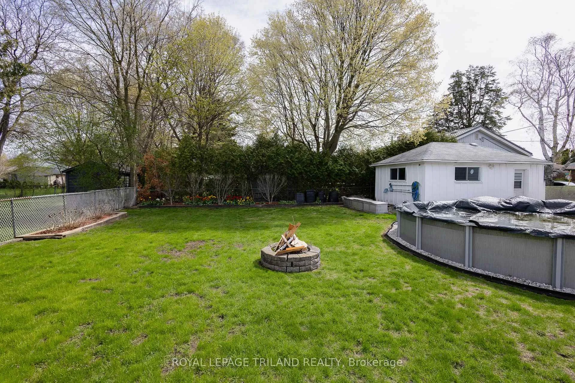 Photo 39 of 708 Norwood Avenue, London, East A — HOMEH