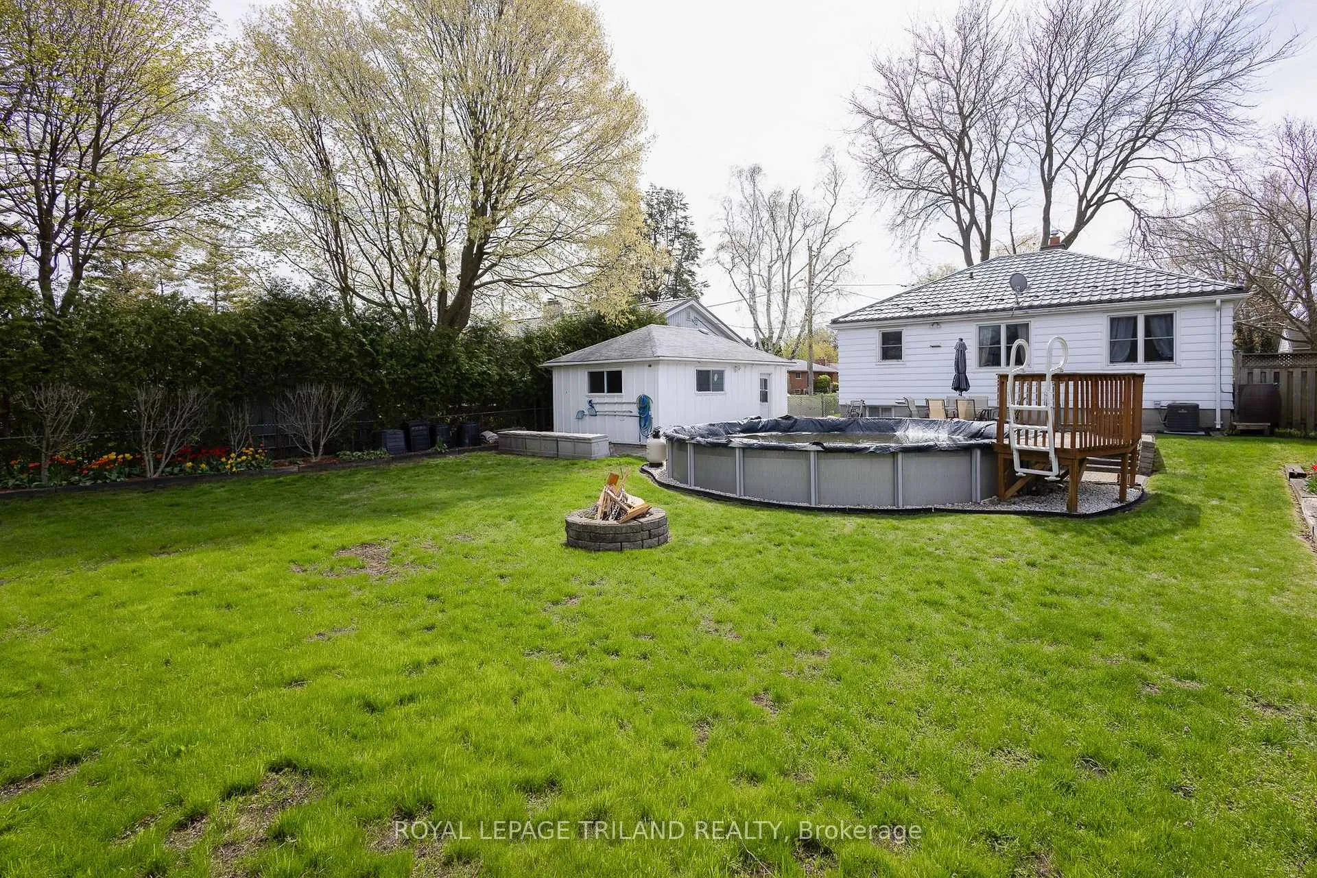 Photo 40 of 708 Norwood Avenue, London, East A — HOMEH