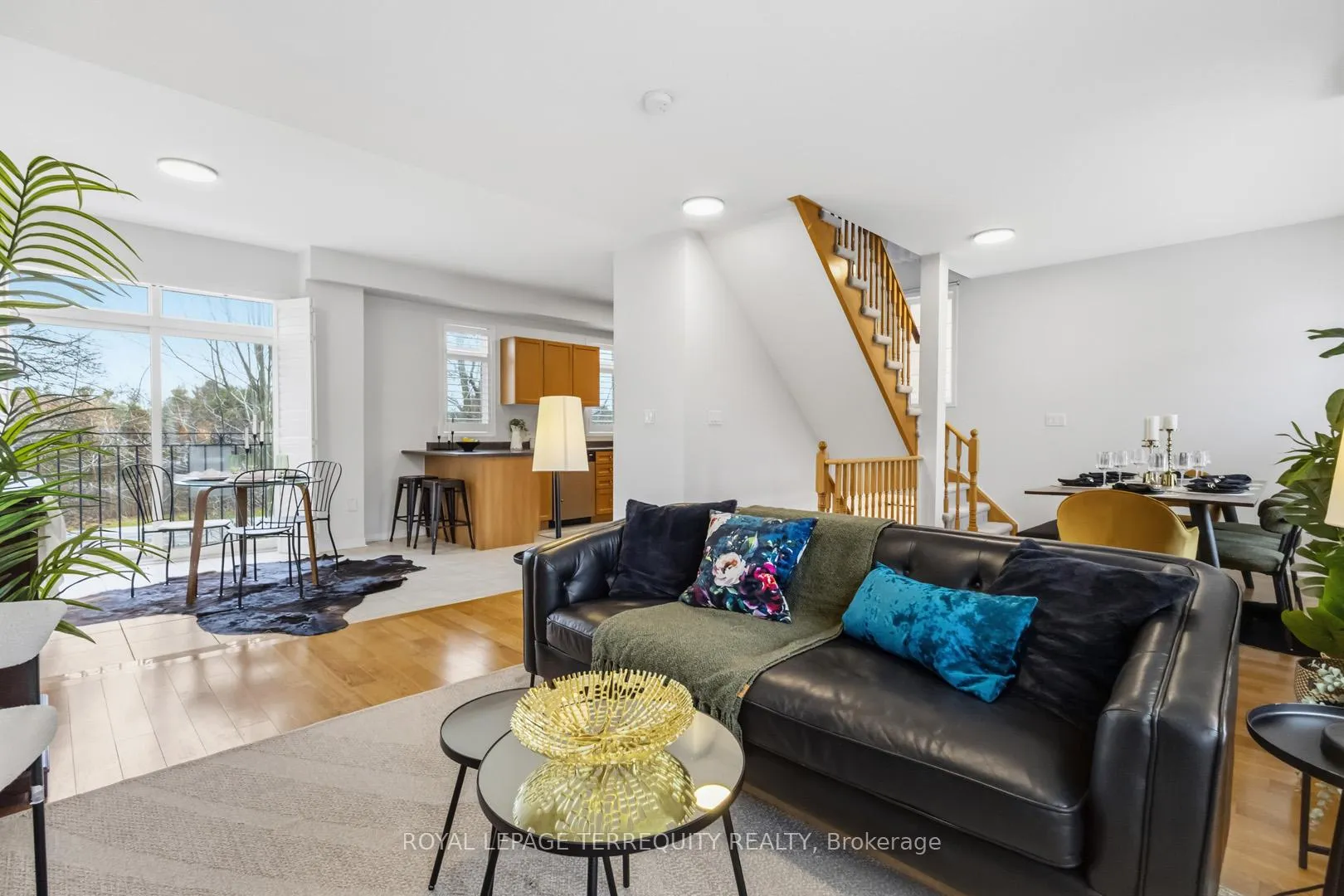 Photo 5 of 70 Stagecoach Circle, Scarborough, Centennial Scarborough — HOMEH