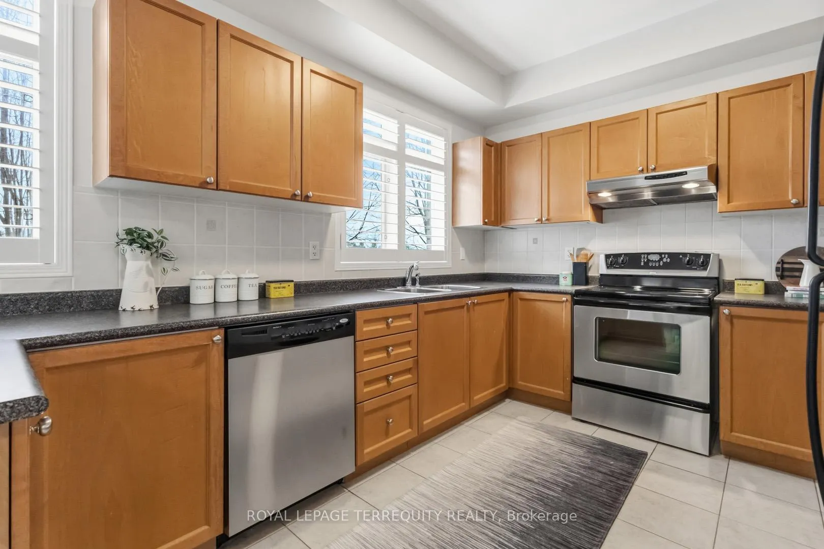 Photo 16 of 70 Stagecoach Circle, Scarborough, Centennial Scarborough — HOMEH
