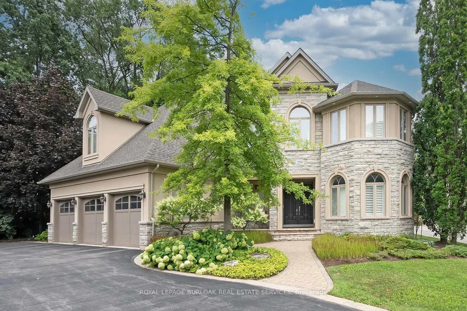 Photo 1 of 259 Wilton Street, Burlington, Roseland — HOMEH