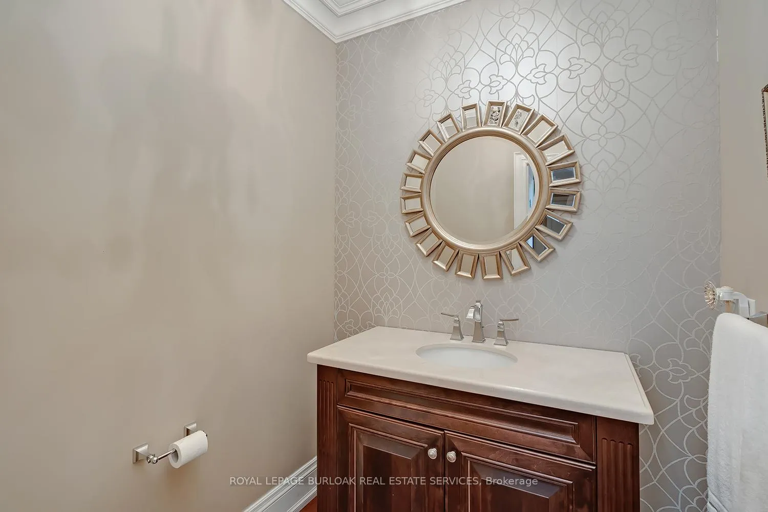 Photo 18 of 259 Wilton Street, Burlington, Roseland — HOMEH