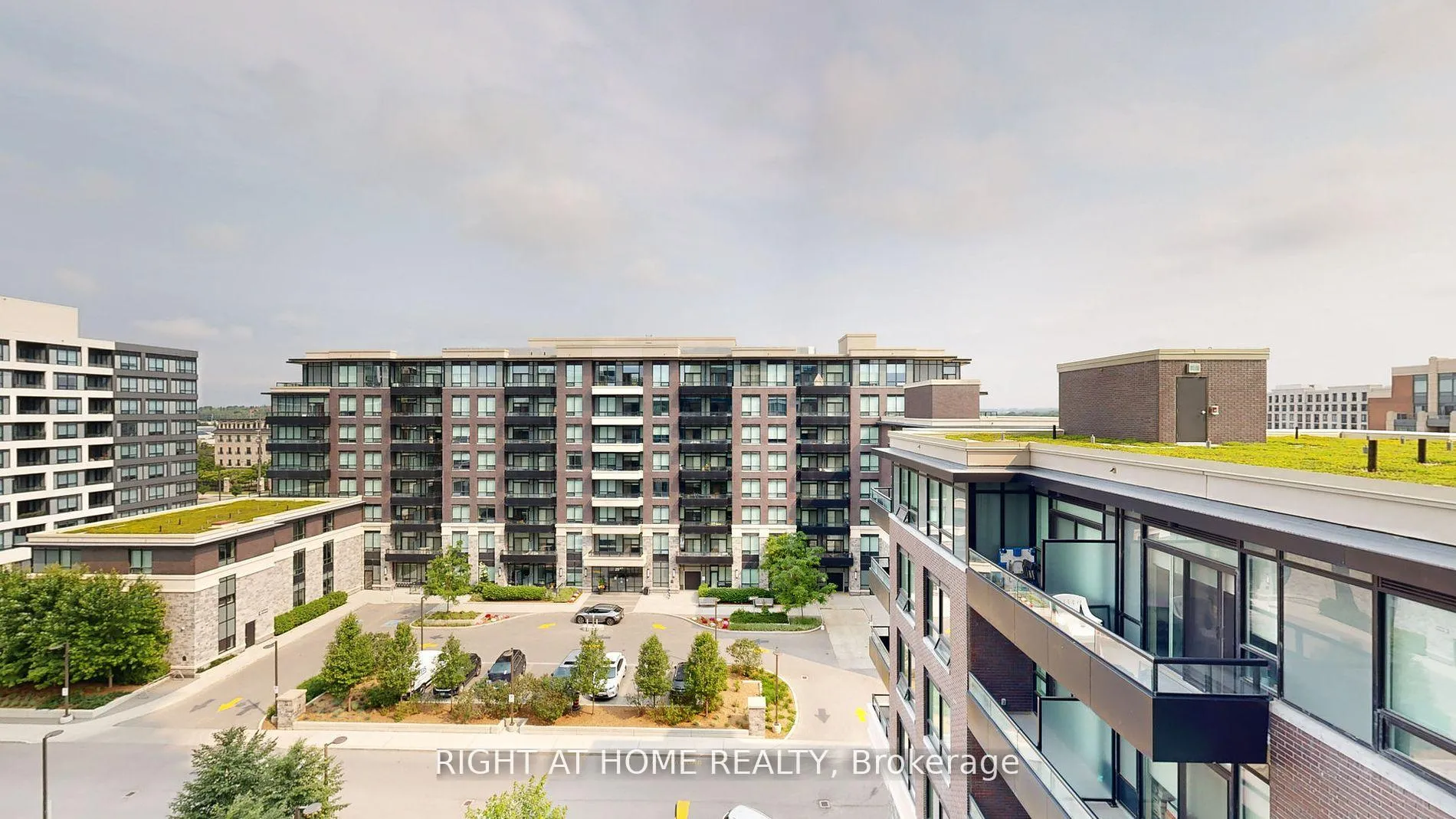 Photo 10 of Unit 827, 15 Water Walk Drive, Markham, Unionville — HOMEH