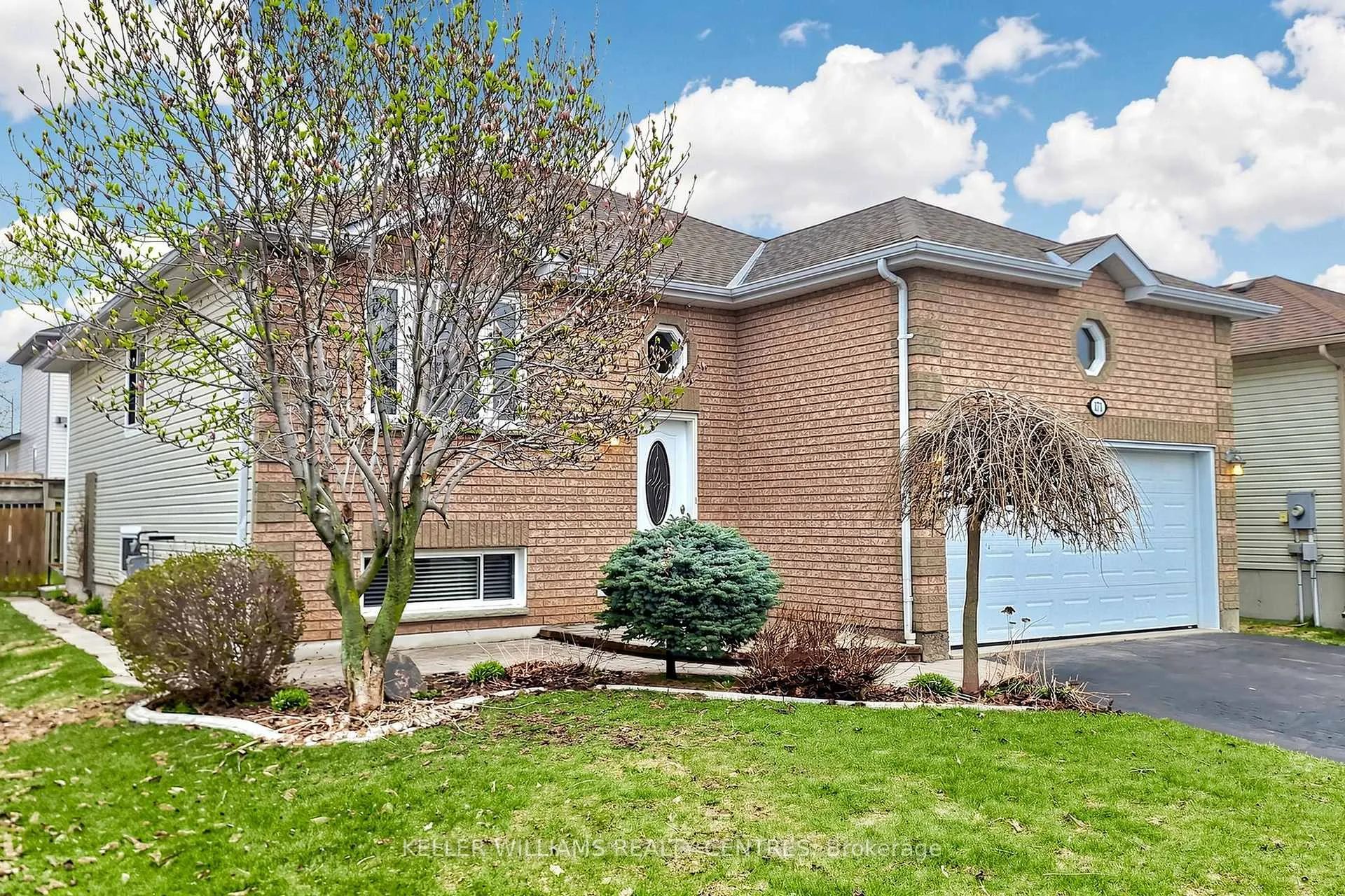Photo 2 of 171 Marsellus Drive, Barrie, Holly — HOMEH