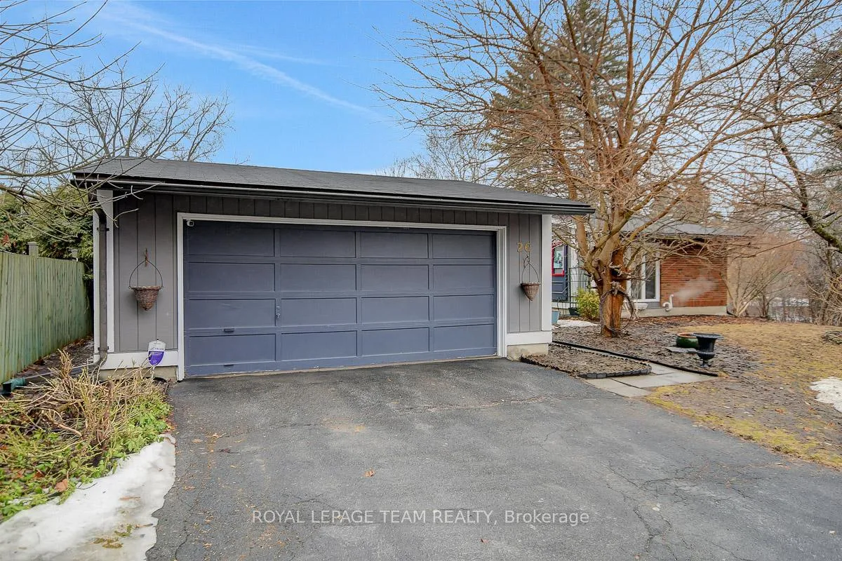 Photo 3 of 26 Amundsen Crescent, Ottawa, Kanata - Katimavik — HOMEH
