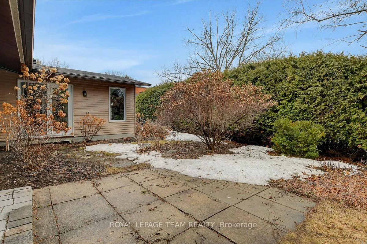 Photo 22 of 26 Amundsen Crescent, Ottawa, Kanata - Katimavik — HOMEH