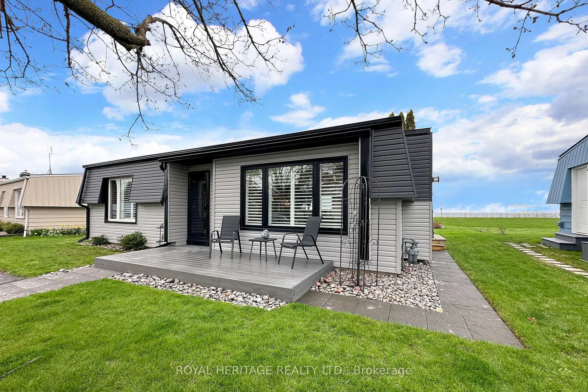 Photo 3 of 43 Bluffs Road, Clarington, Bowmanville — HOMEH
