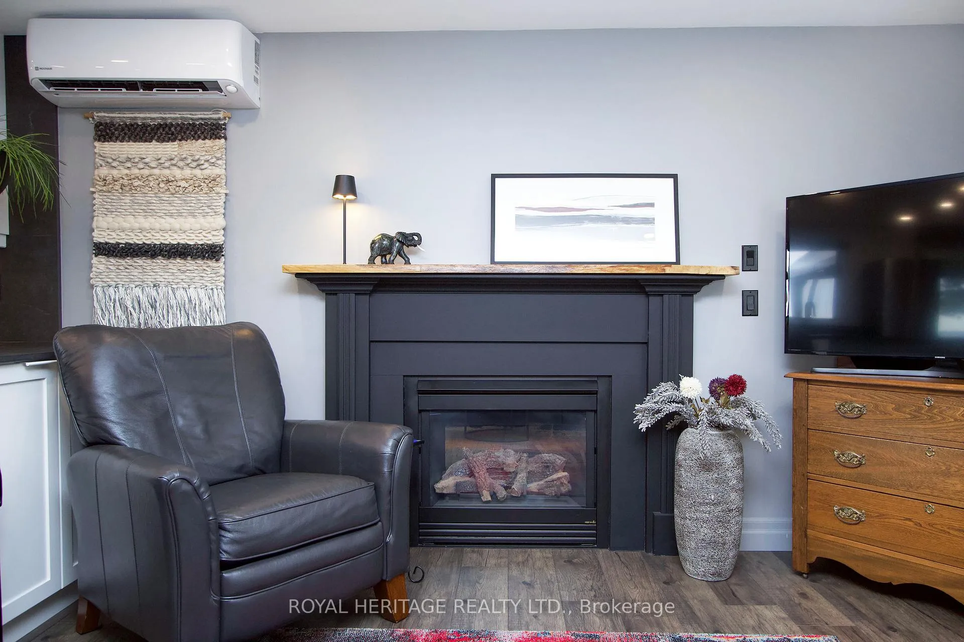 Photo 6 of 43 Bluffs Road, Clarington, Bowmanville — HOMEH