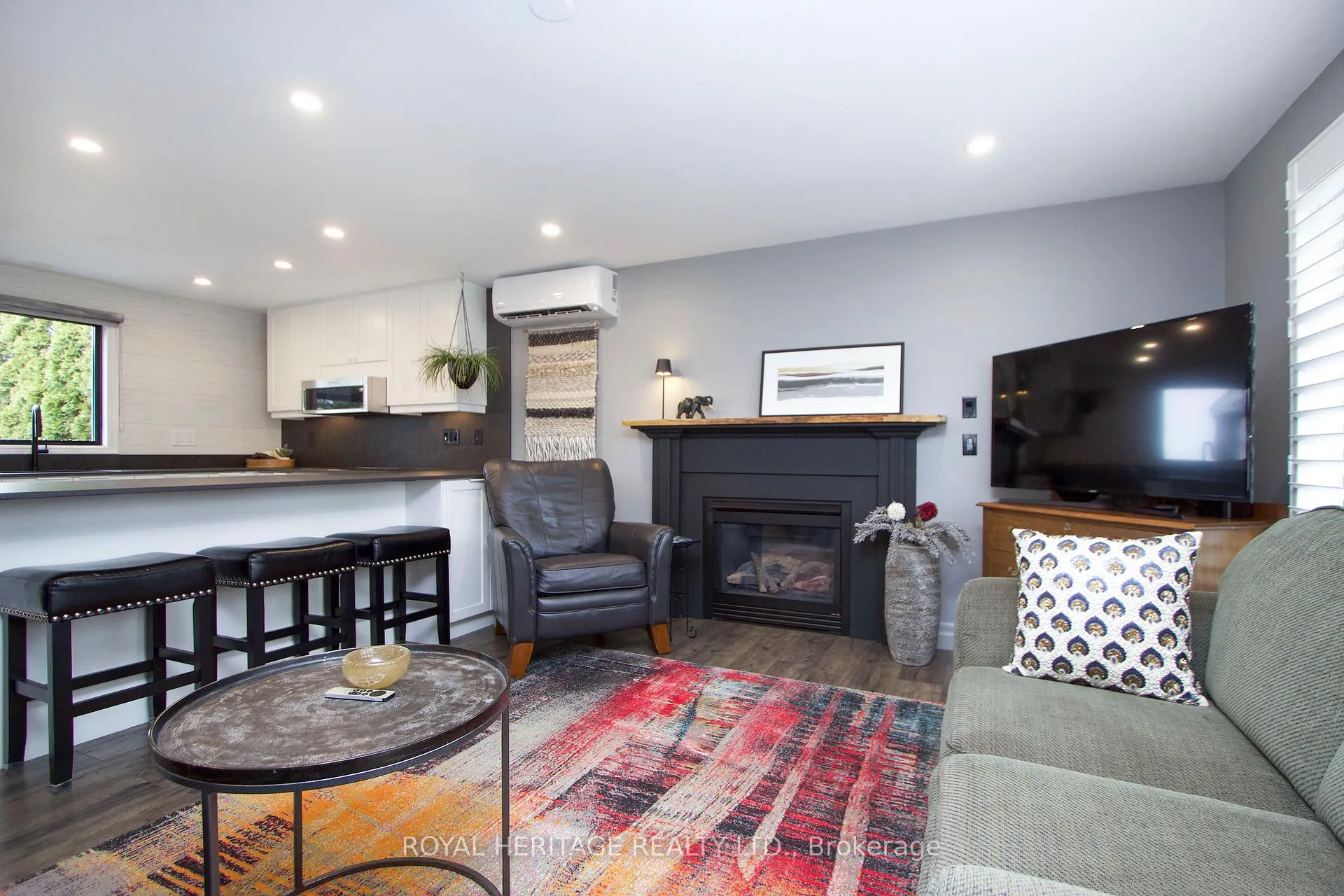 Photo 7 of 43 Bluffs Road, Clarington, Bowmanville — HOMEH