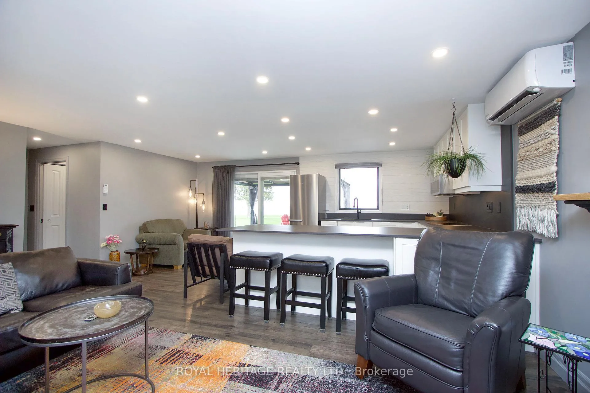 Photo 9 of 43 Bluffs Road, Clarington, Bowmanville — HOMEH