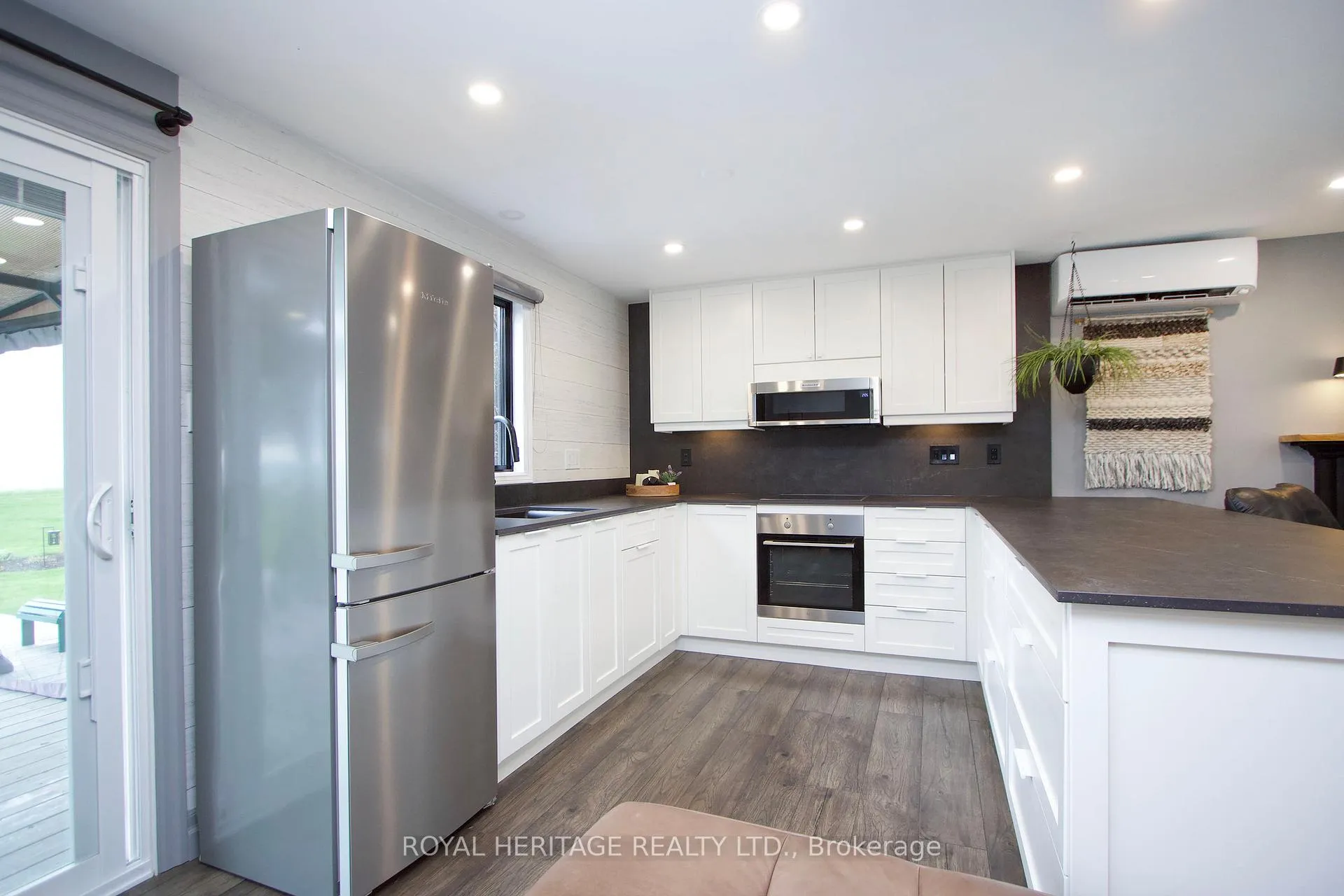 Photo 11 of 43 Bluffs Road, Clarington, Bowmanville — HOMEH