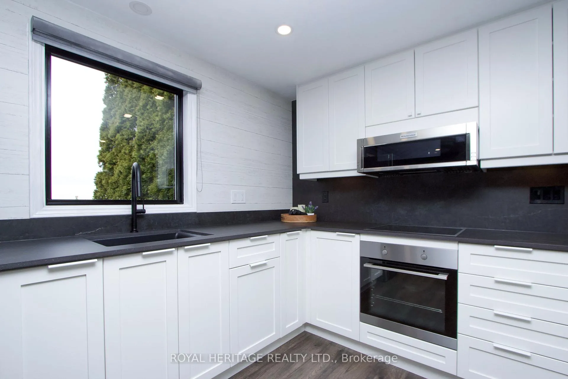 Photo 14 of 43 Bluffs Road, Clarington, Bowmanville — HOMEH