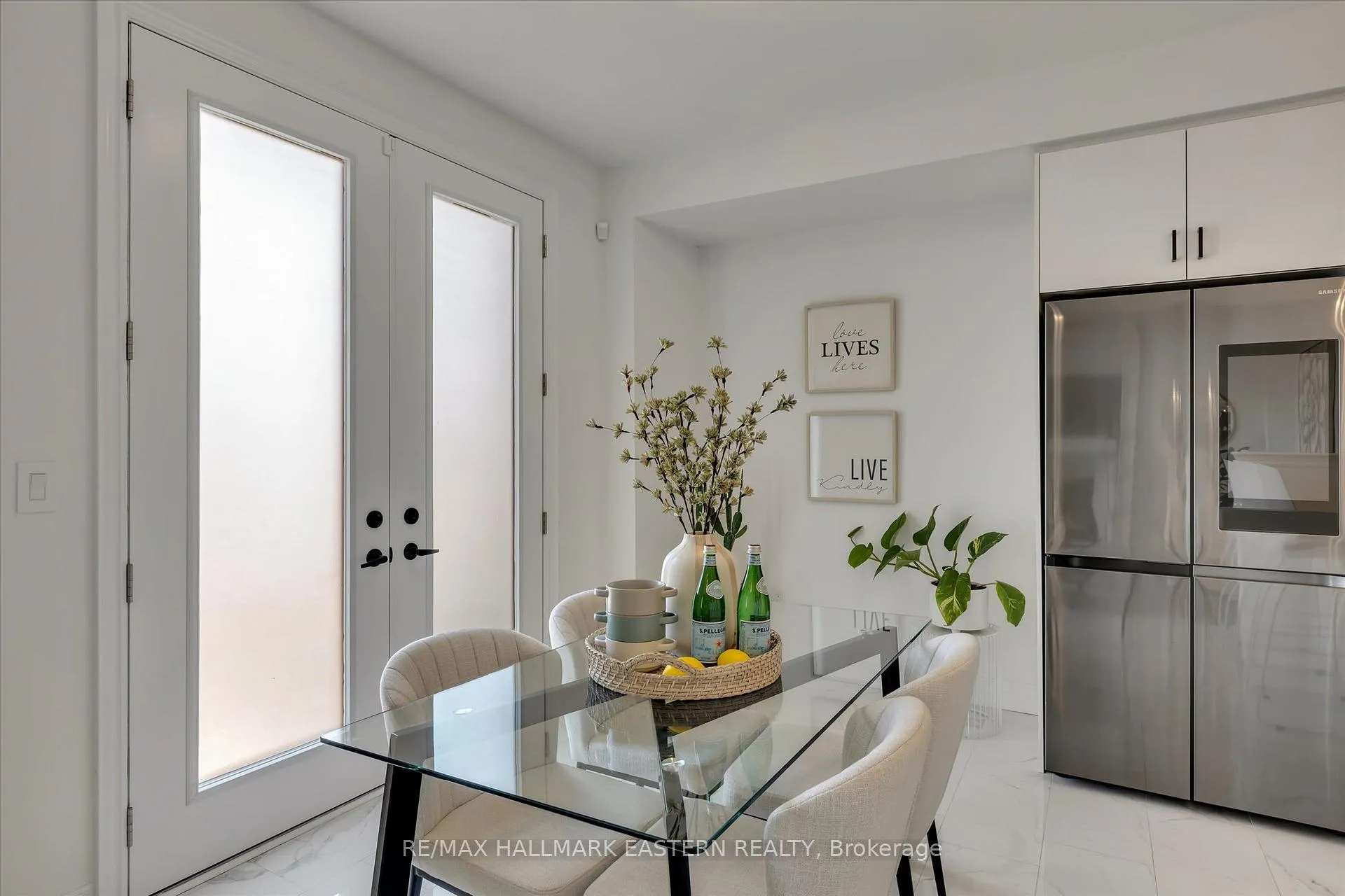 Photo 12 of 118 Whitehand Drive, Clarington, Newcastle — HOMEH