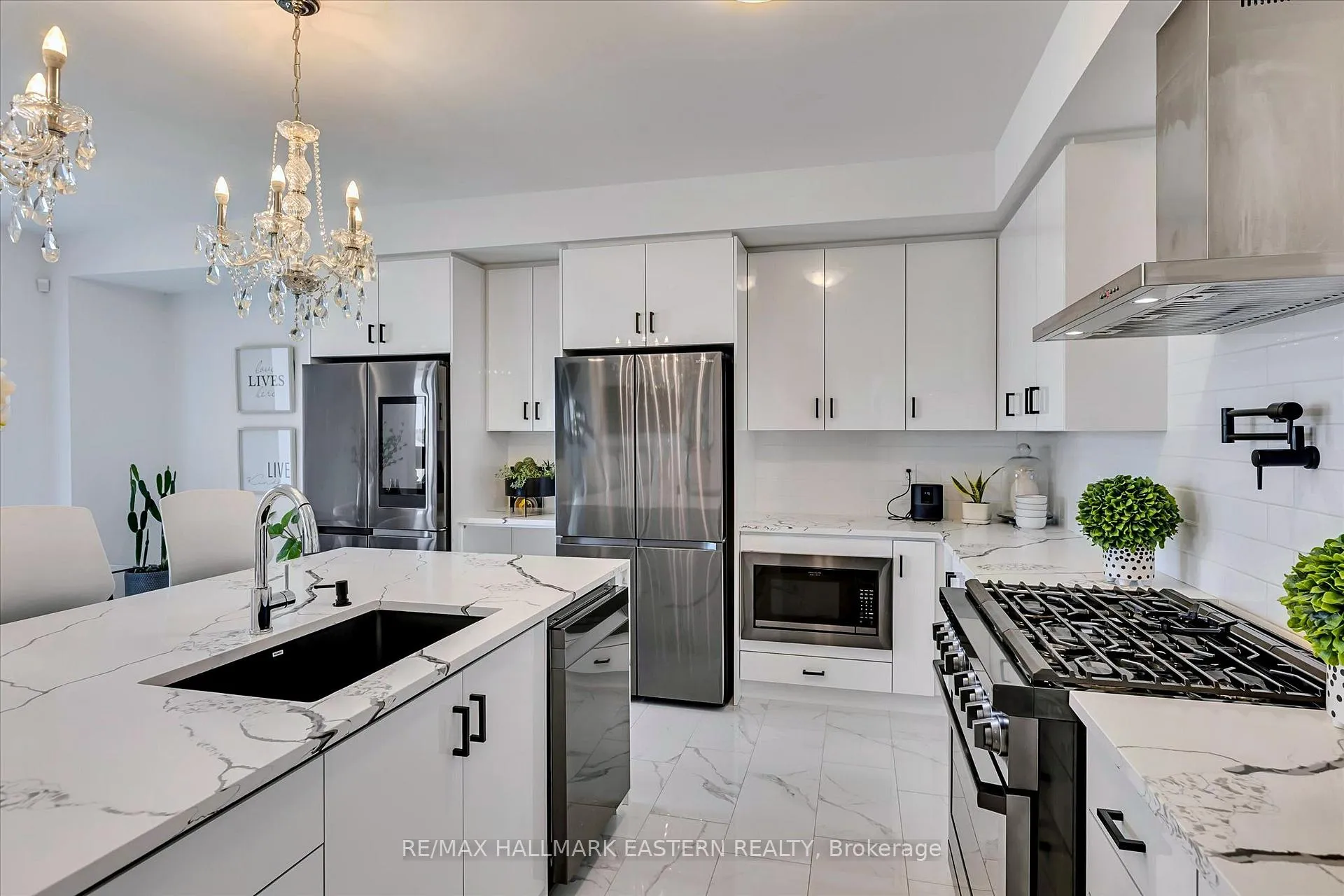 Photo 15 of 118 Whitehand Drive, Clarington, Newcastle — HOMEH