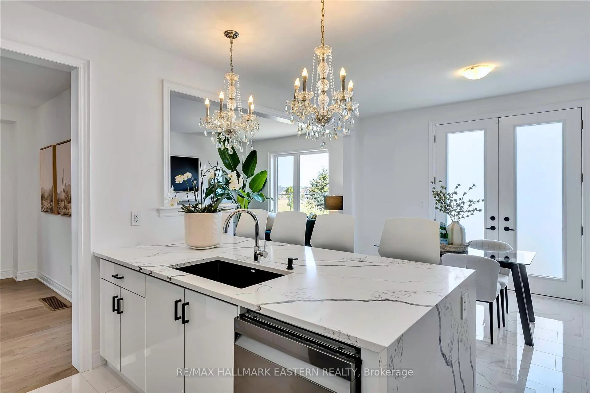 Photo 17 of 118 Whitehand Drive, Clarington, Newcastle — HOMEH