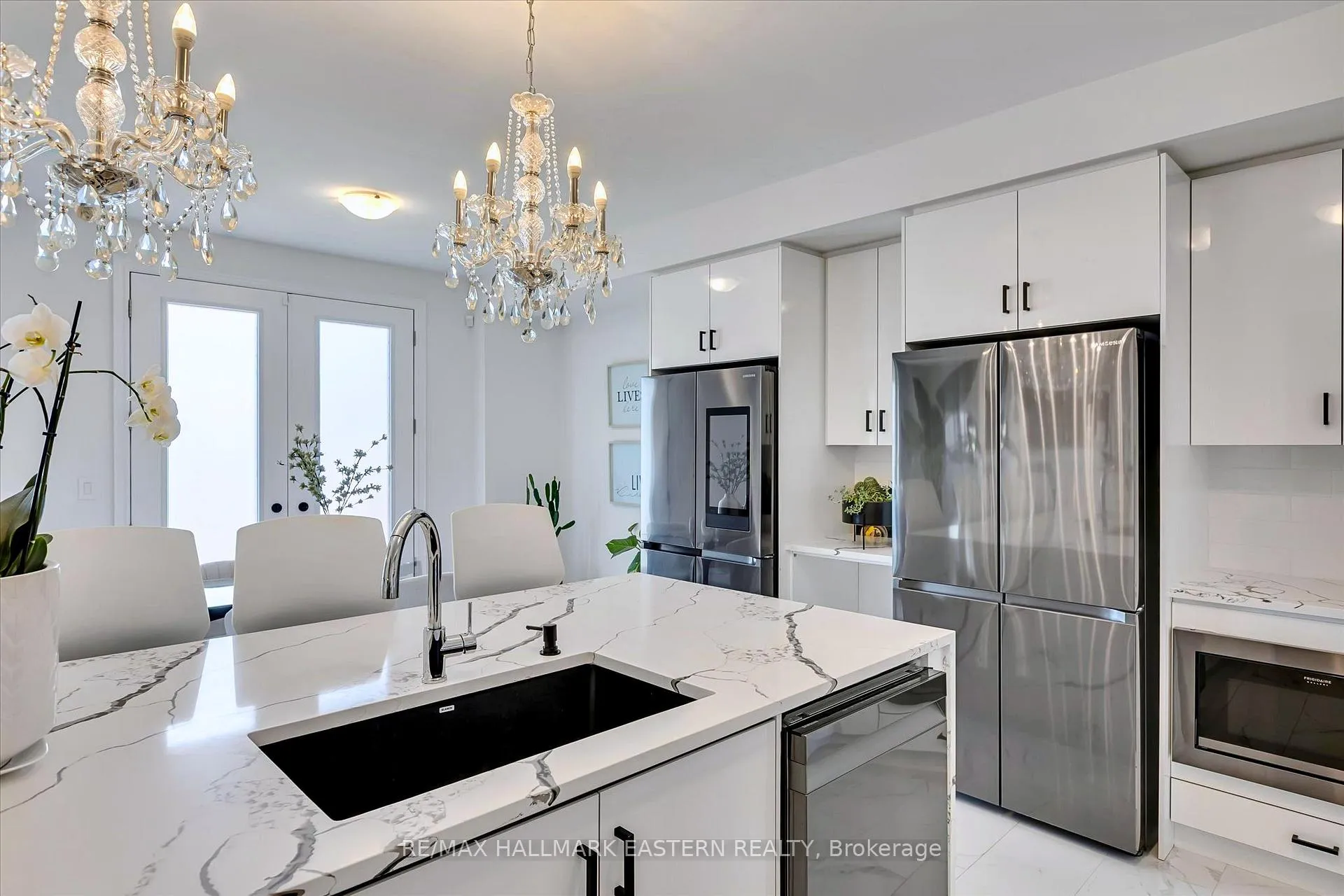 Photo 18 of 118 Whitehand Drive, Clarington, Newcastle — HOMEH