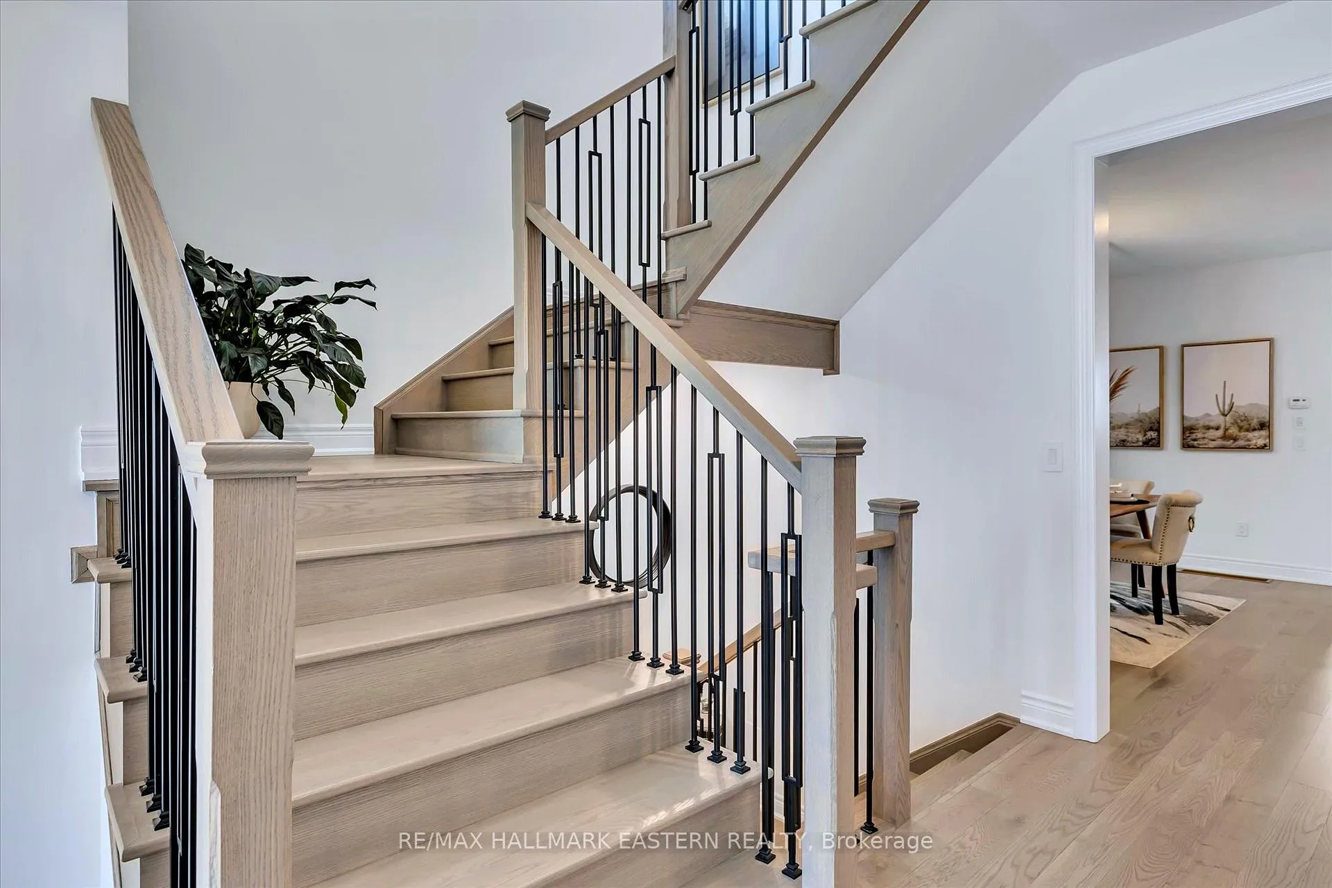 Photo 21 of 118 Whitehand Drive, Clarington, Newcastle — HOMEH