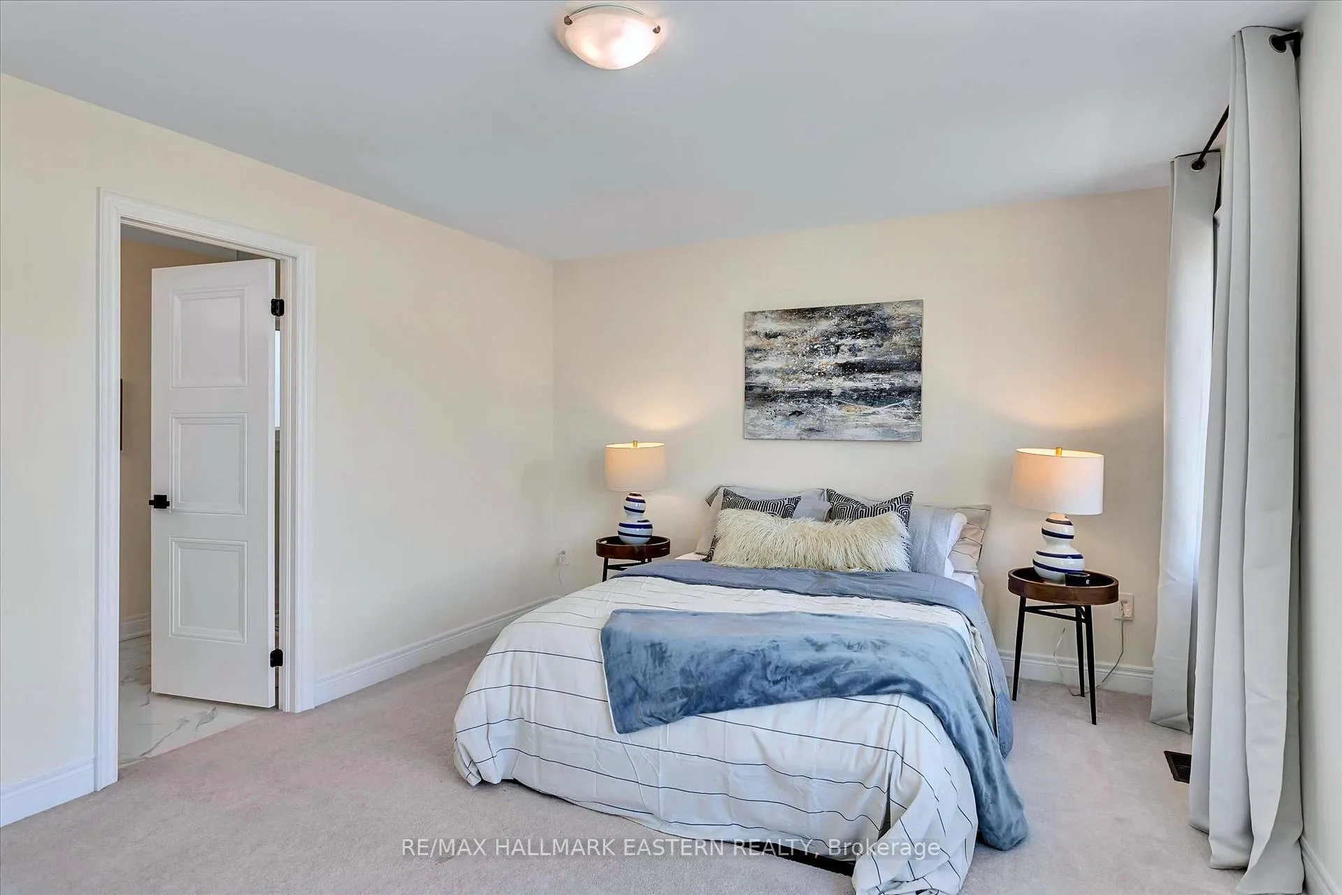 Photo 29 of 118 Whitehand Drive, Clarington, Newcastle — HOMEH