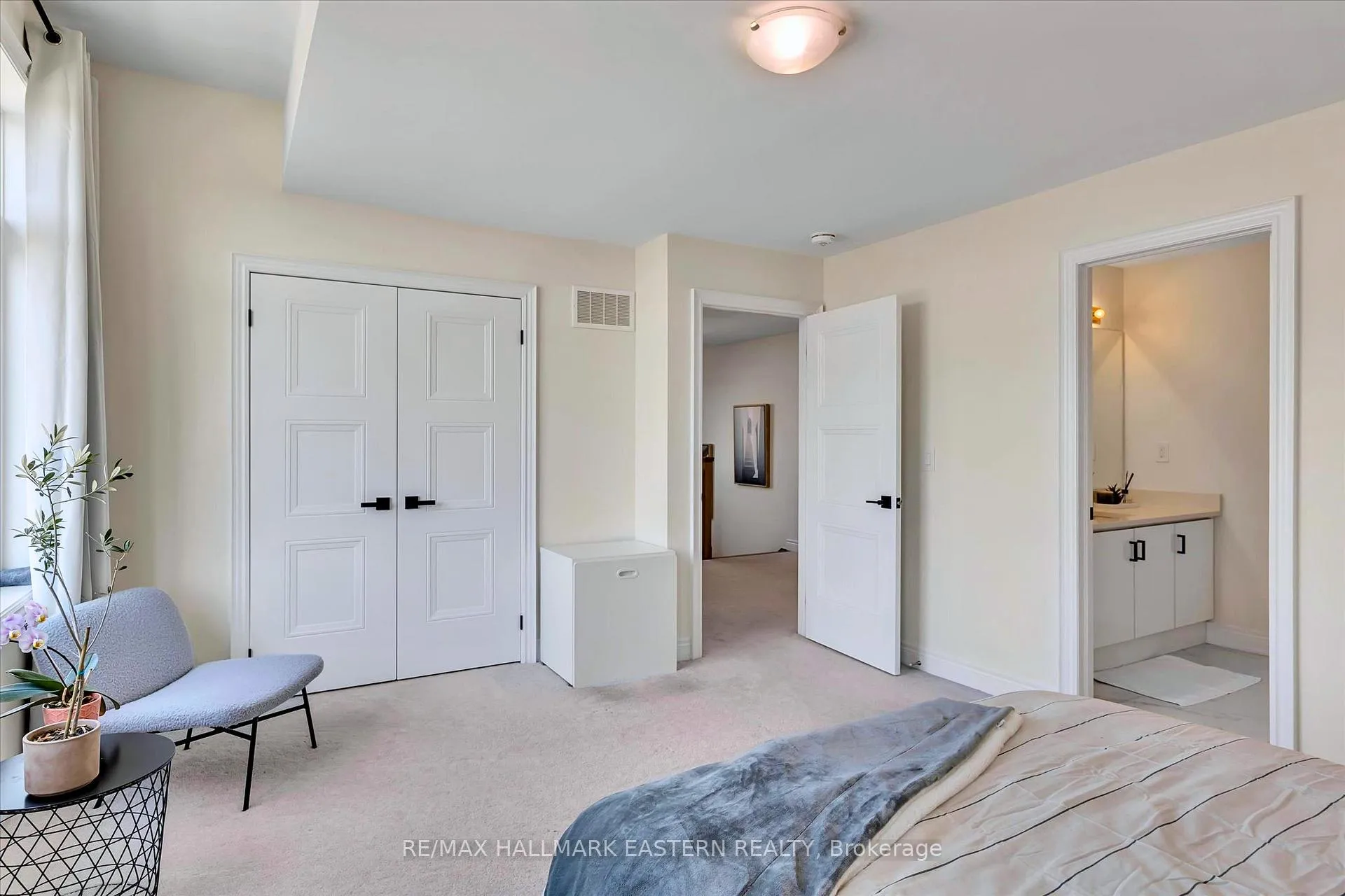 Photo 30 of 118 Whitehand Drive, Clarington, Newcastle — HOMEH