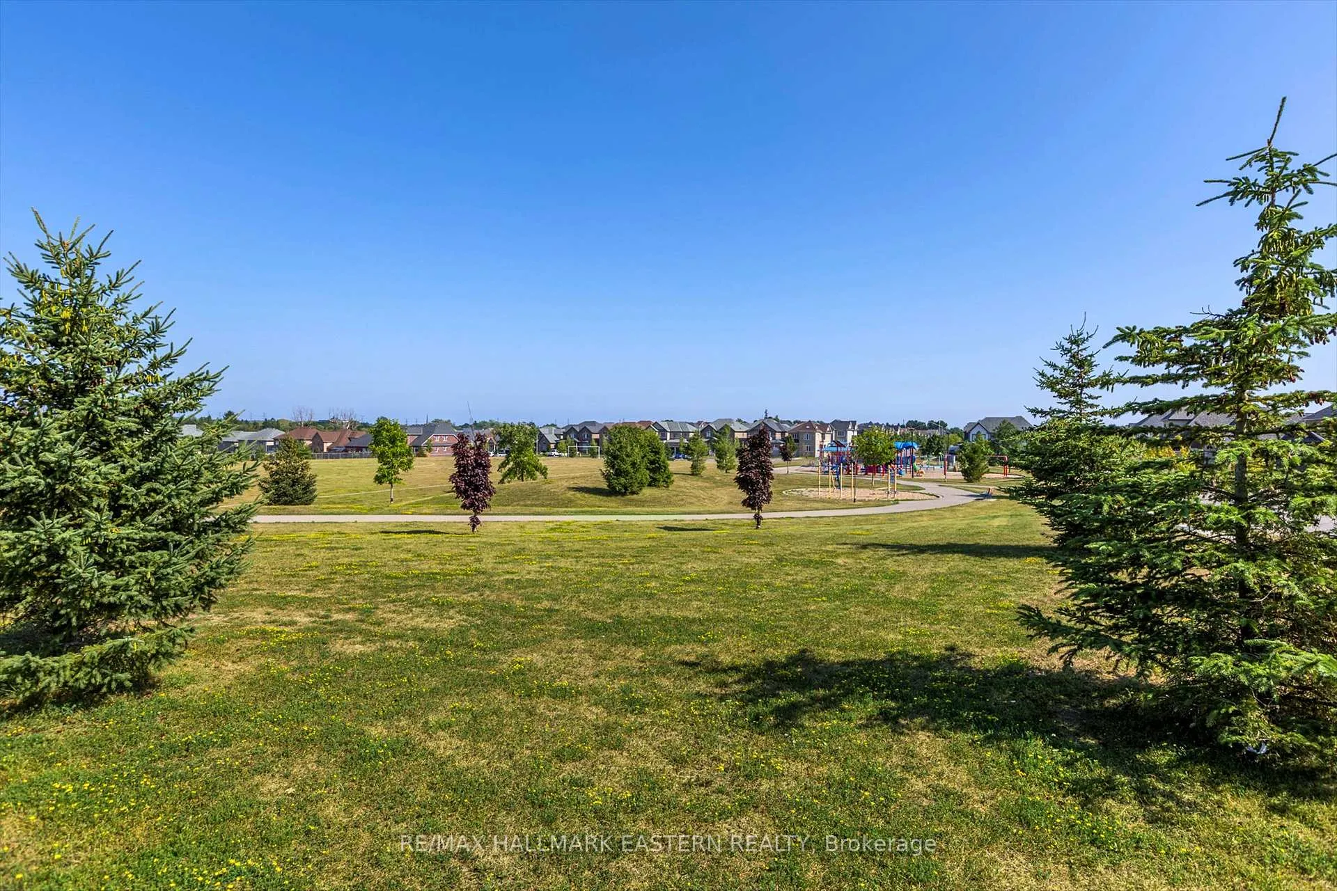 Photo 44 of 118 Whitehand Drive, Clarington, Newcastle — HOMEH
