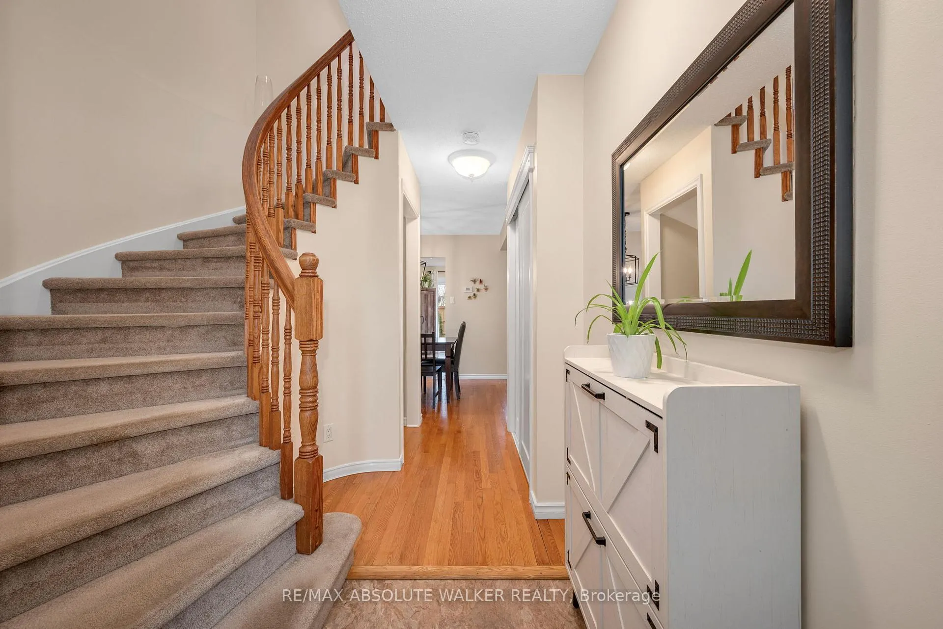 Photo 4 of 671 Mathieu Way, Ottawa, Fallingbrook/Pineridge — HOMEH