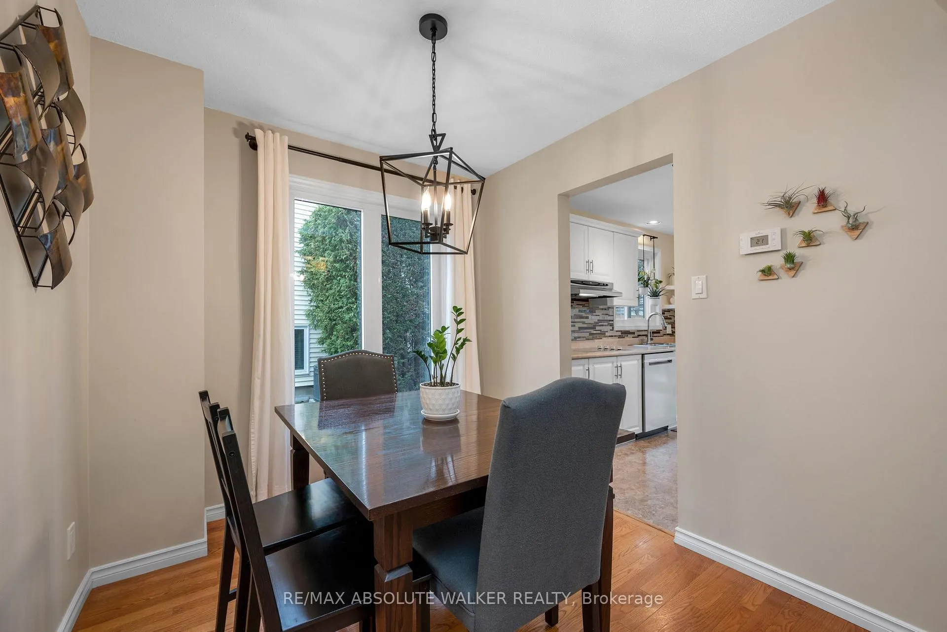 Photo 10 of 671 Mathieu Way, Ottawa, Fallingbrook/Pineridge — HOMEH