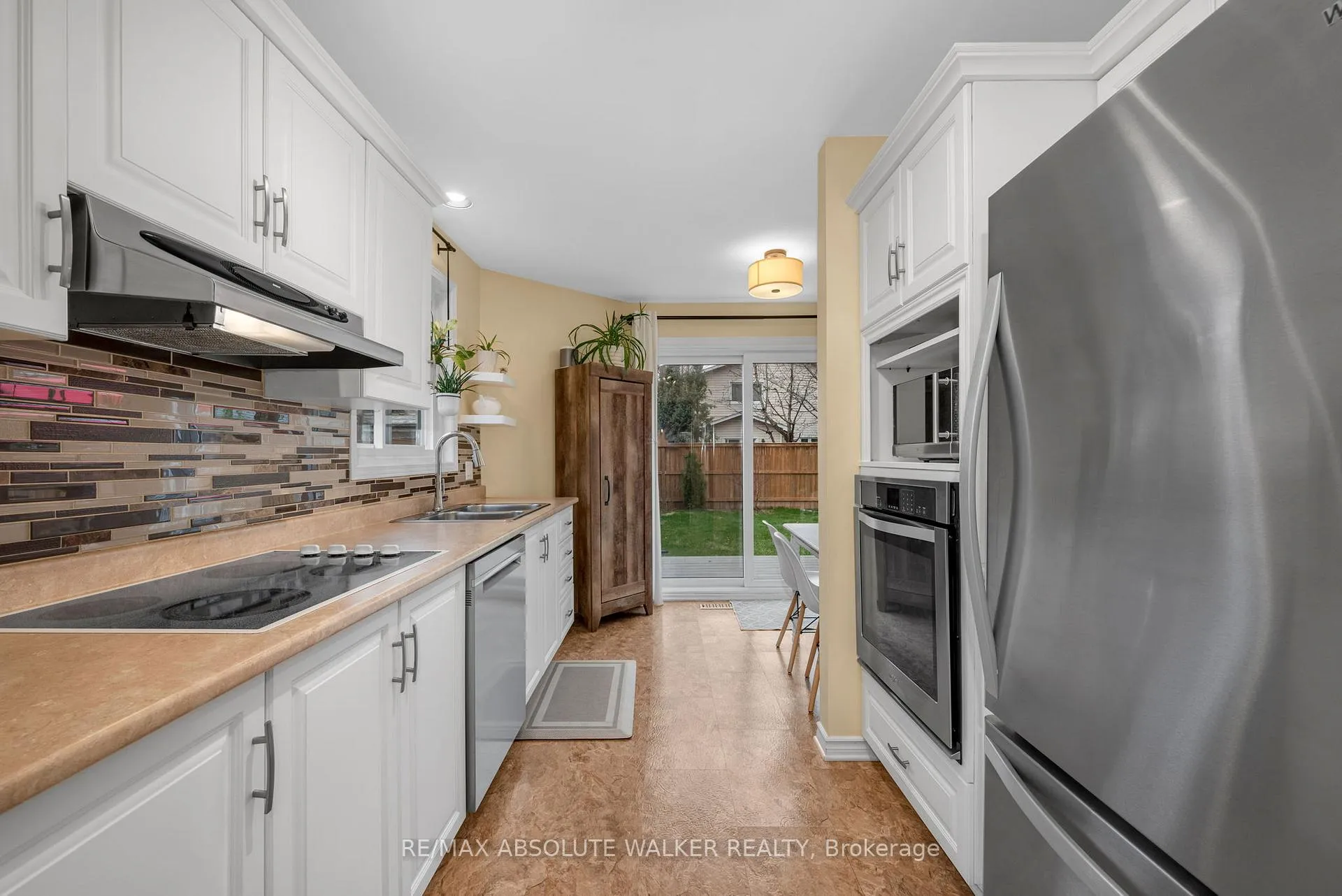 Photo 11 of 671 Mathieu Way, Ottawa, Fallingbrook/Pineridge — HOMEH