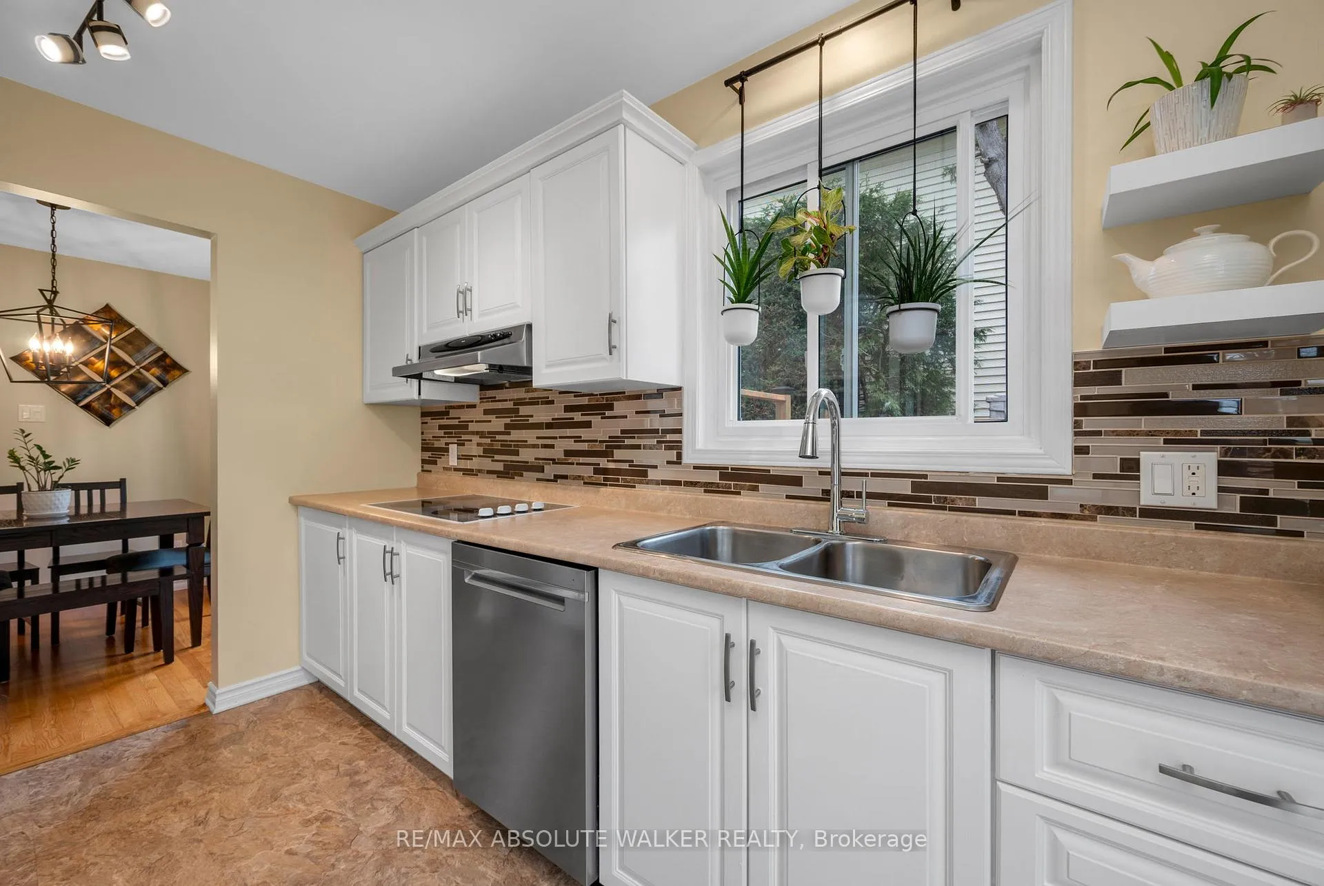 Photo 12 of 671 Mathieu Way, Ottawa, Fallingbrook/Pineridge — HOMEH