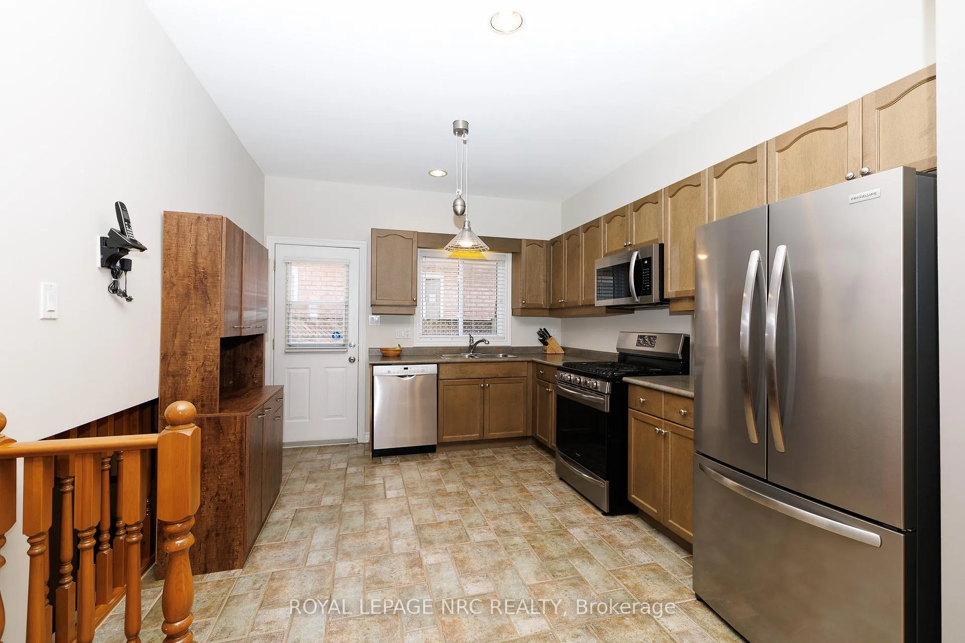 Photo 11 of 9 Summers Drive, Thorold, Confederation Heights — HOMEH