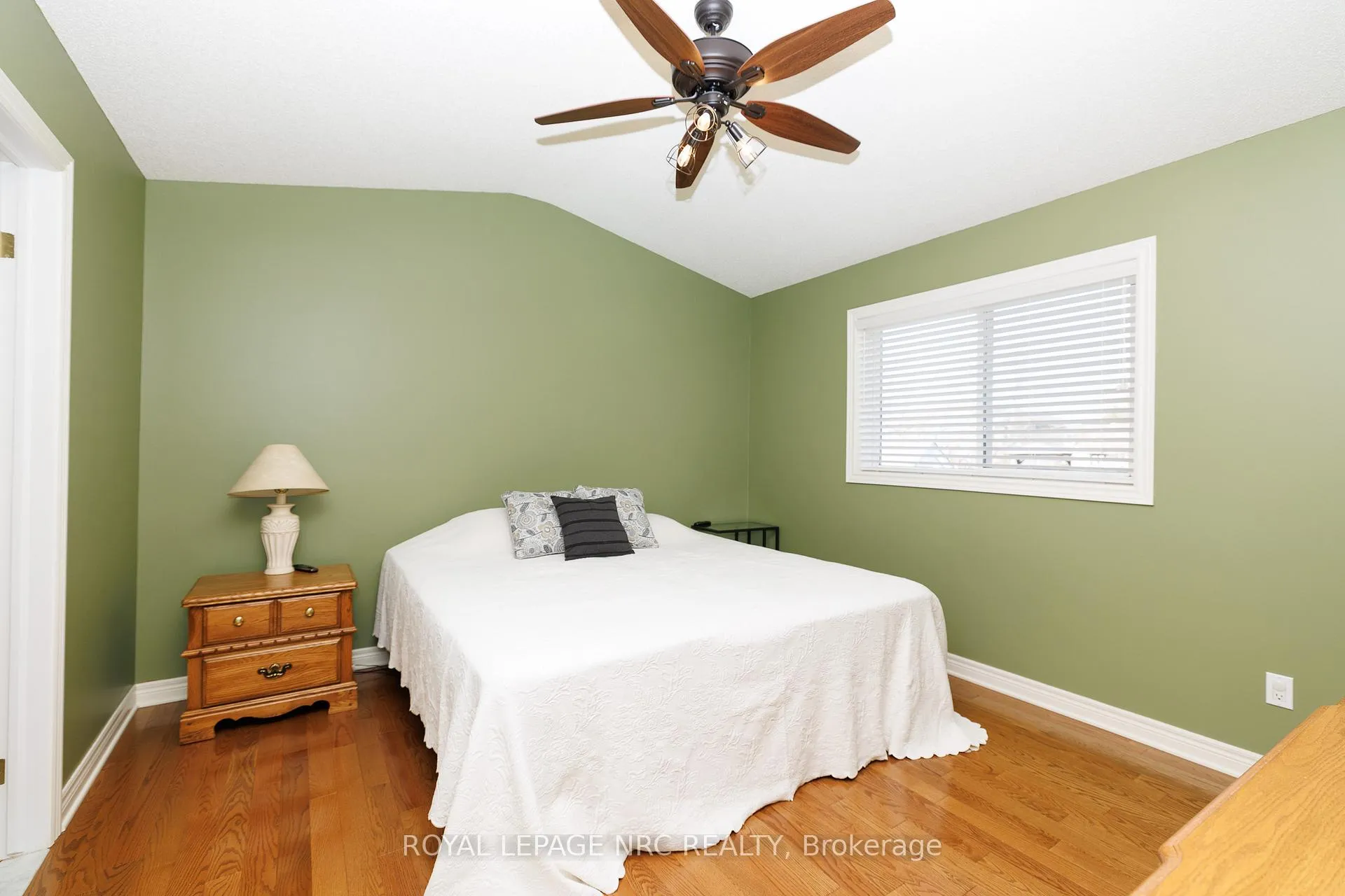 Photo 13 of 9 Summers Drive, Thorold, Confederation Heights — HOMEH