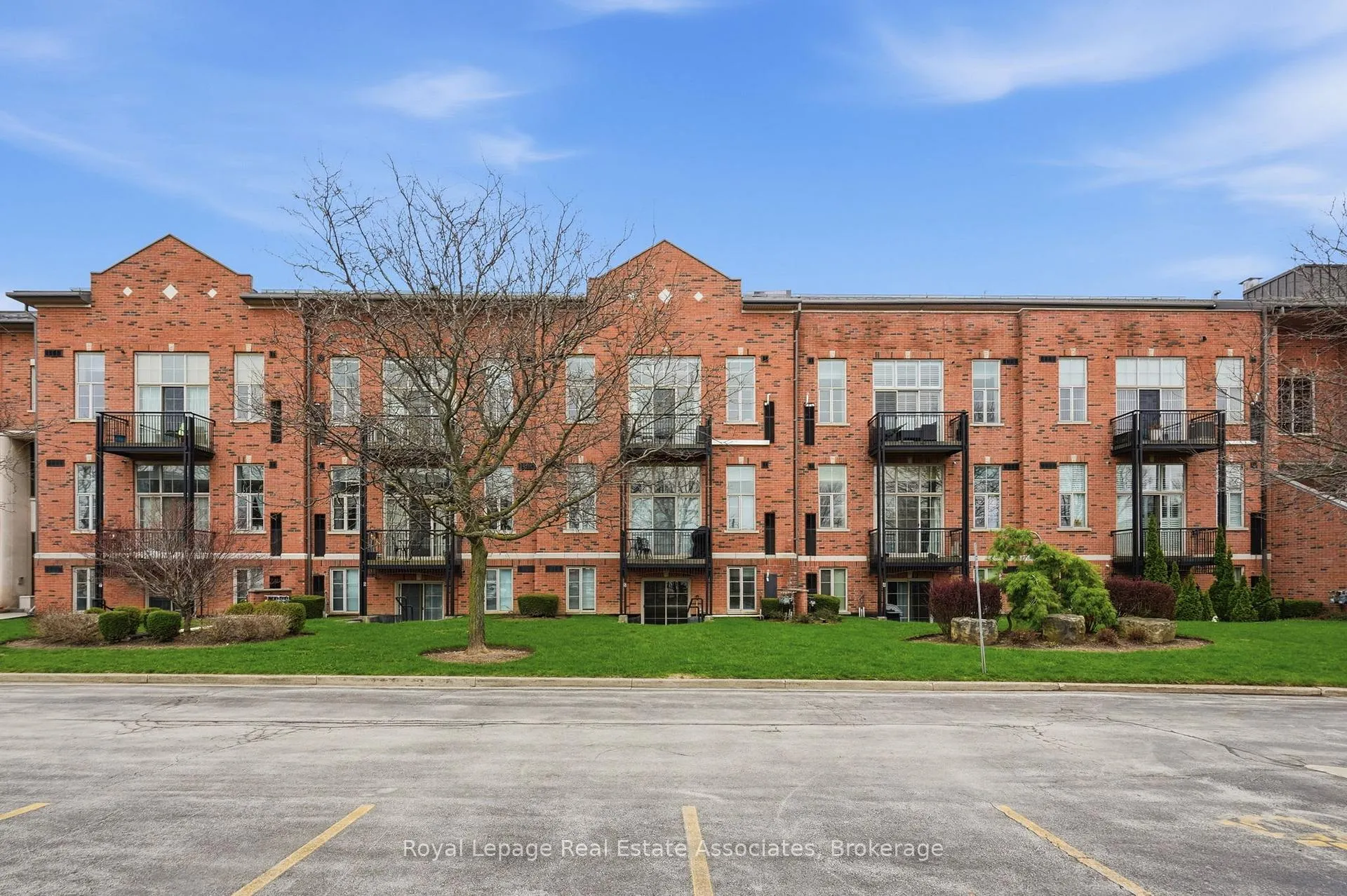 Photo 1 of Unit 216, 262 Dundas Street E, Hamilton, Waterdown — HOMEH
