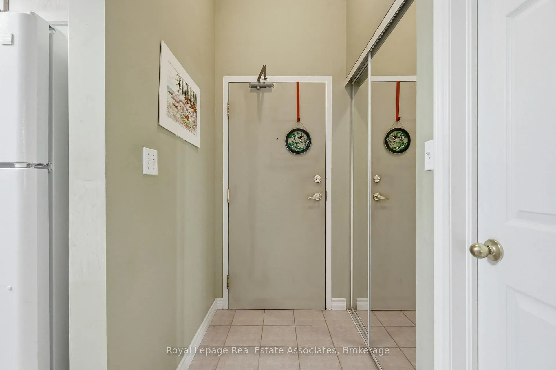 Photo 4 of Unit 216, 262 Dundas Street E, Hamilton, Waterdown — HOMEH