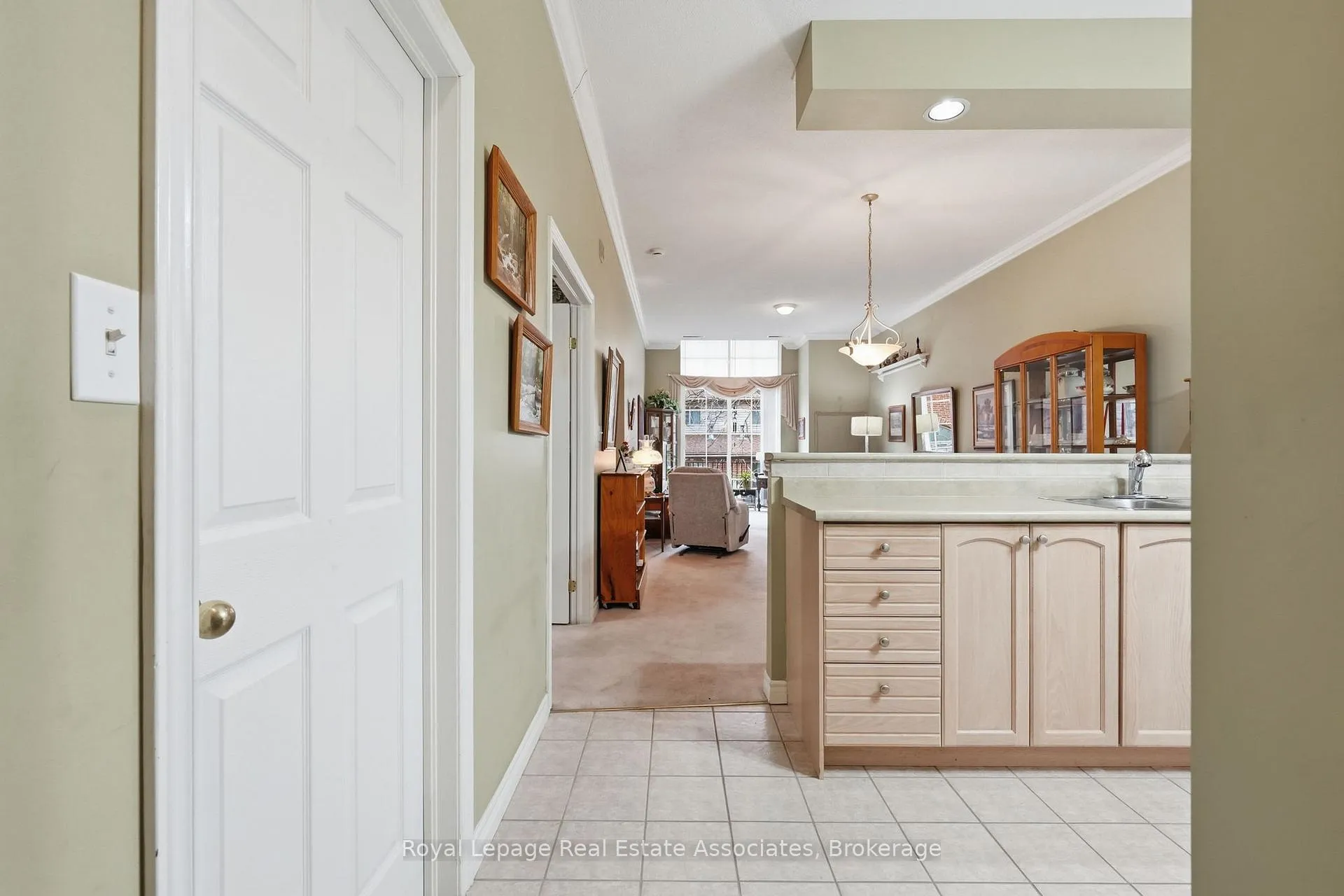 Photo 5 of Unit 216, 262 Dundas Street E, Hamilton, Waterdown — HOMEH