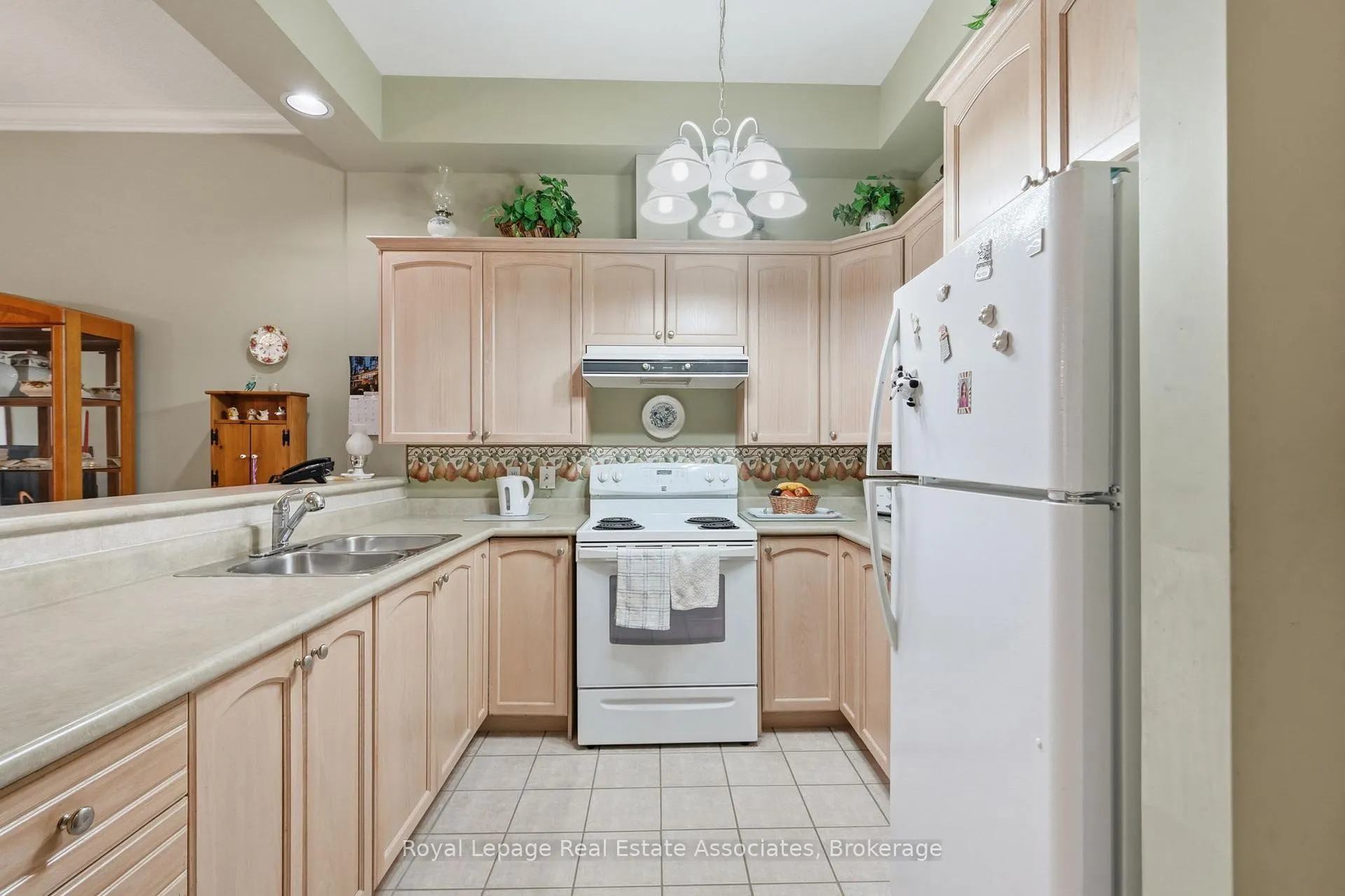 Photo 7 of Unit 216, 262 Dundas Street E, Hamilton, Waterdown — HOMEH