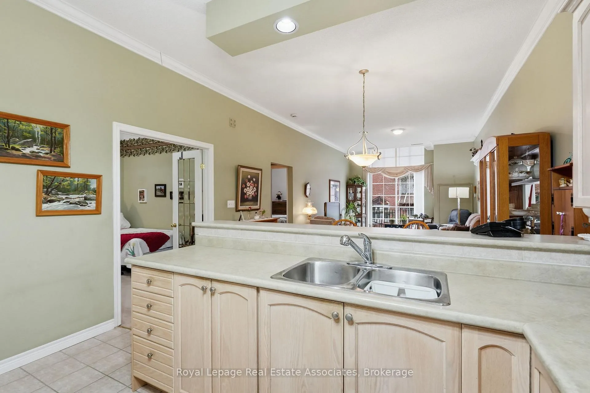 Photo 8 of Unit 216, 262 Dundas Street E, Hamilton, Waterdown — HOMEH