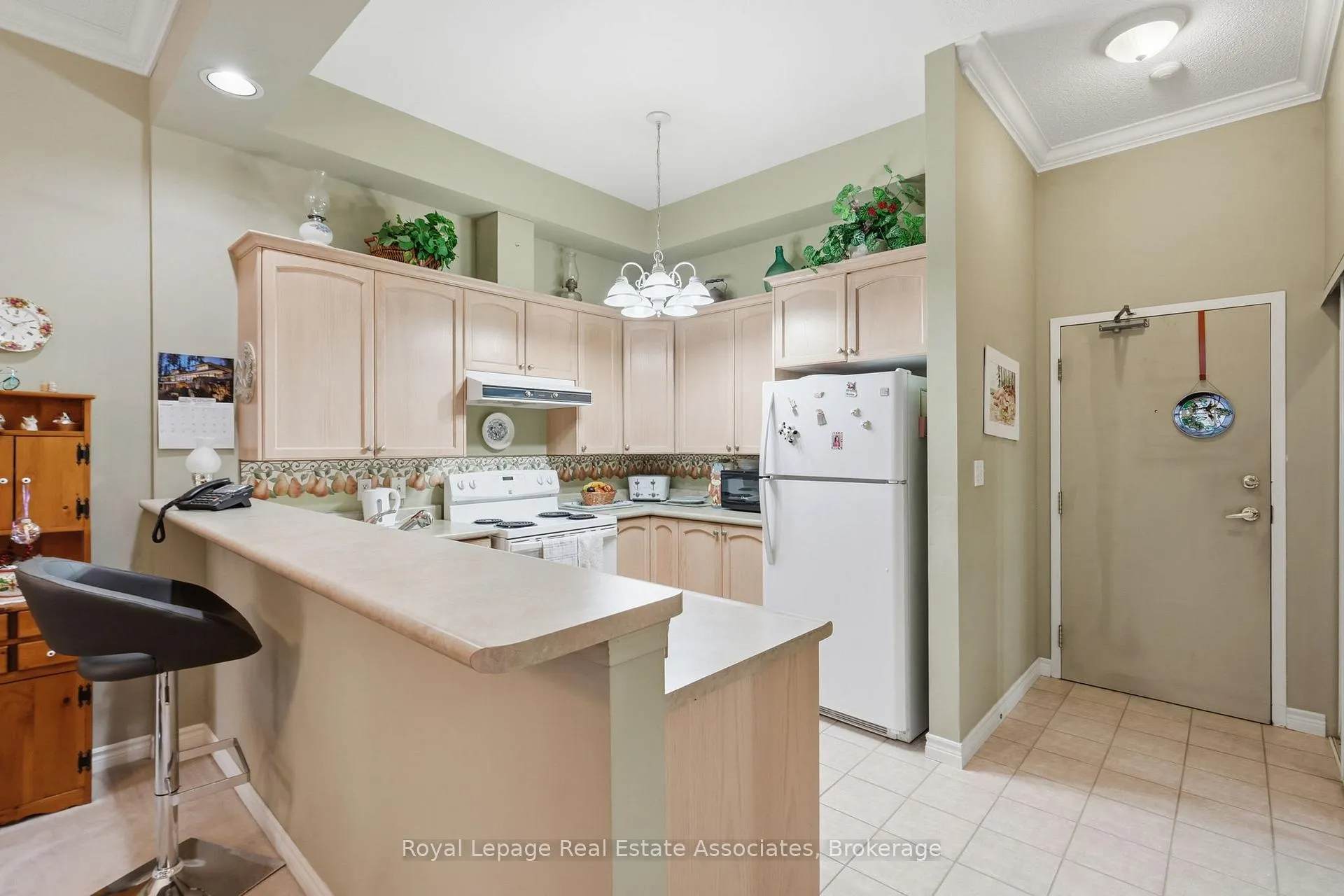 Photo 9 of Unit 216, 262 Dundas Street E, Hamilton, Waterdown — HOMEH
