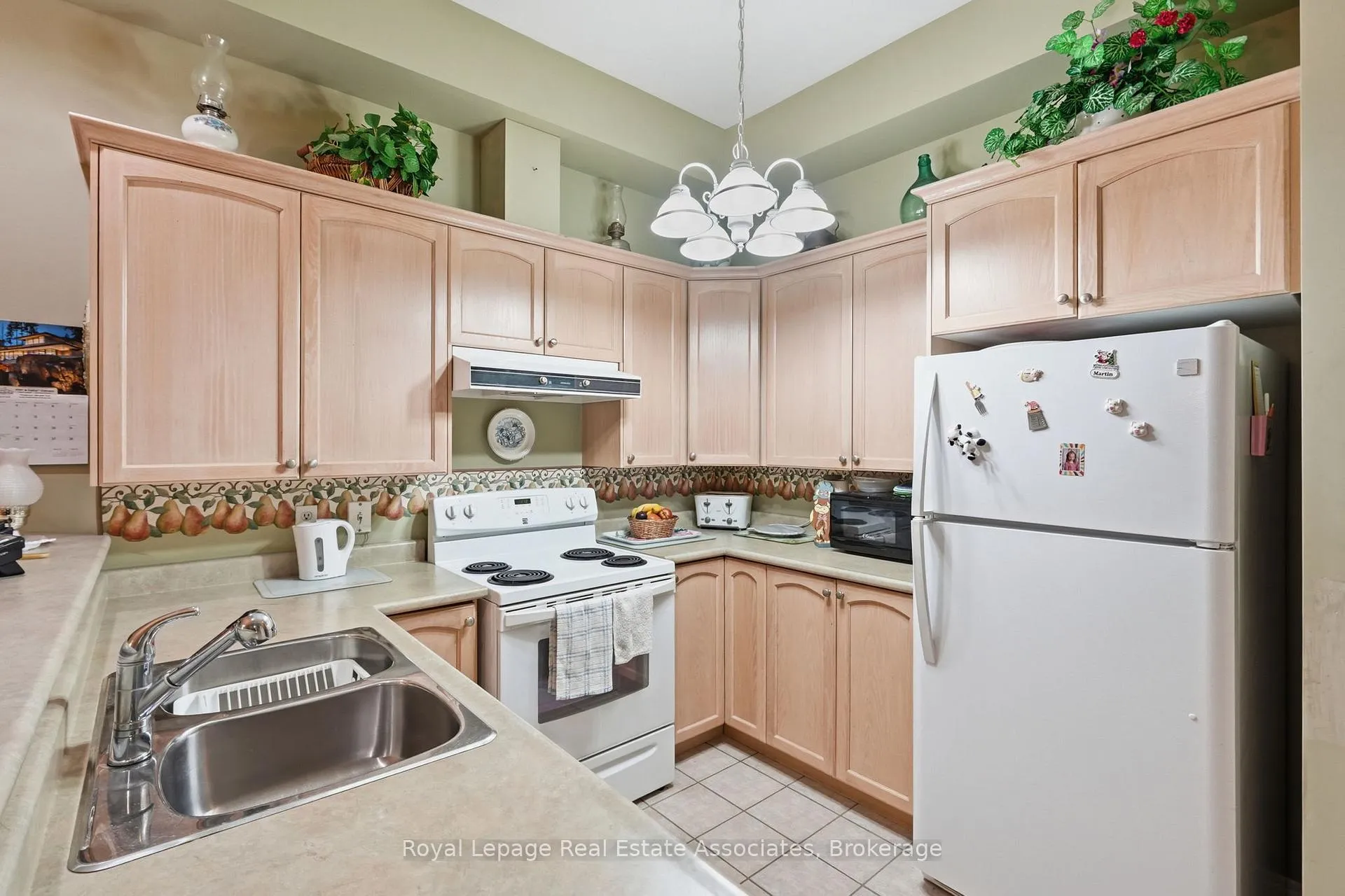 Photo 10 of Unit 216, 262 Dundas Street E, Hamilton, Waterdown — HOMEH