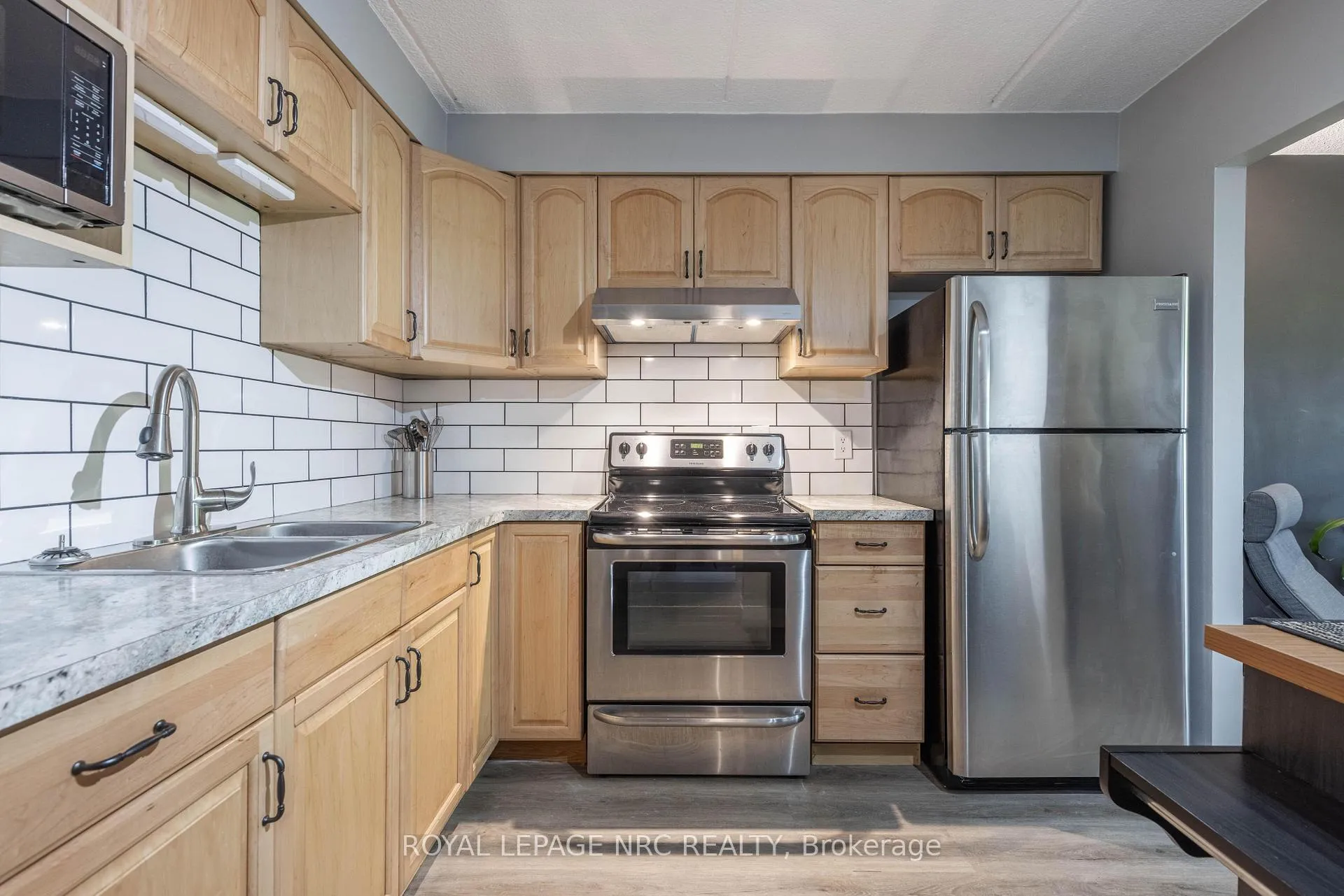 Photo 4 of Unit 207, 41 Rykert Street, St. Catharines, Western Hill — HOMEH