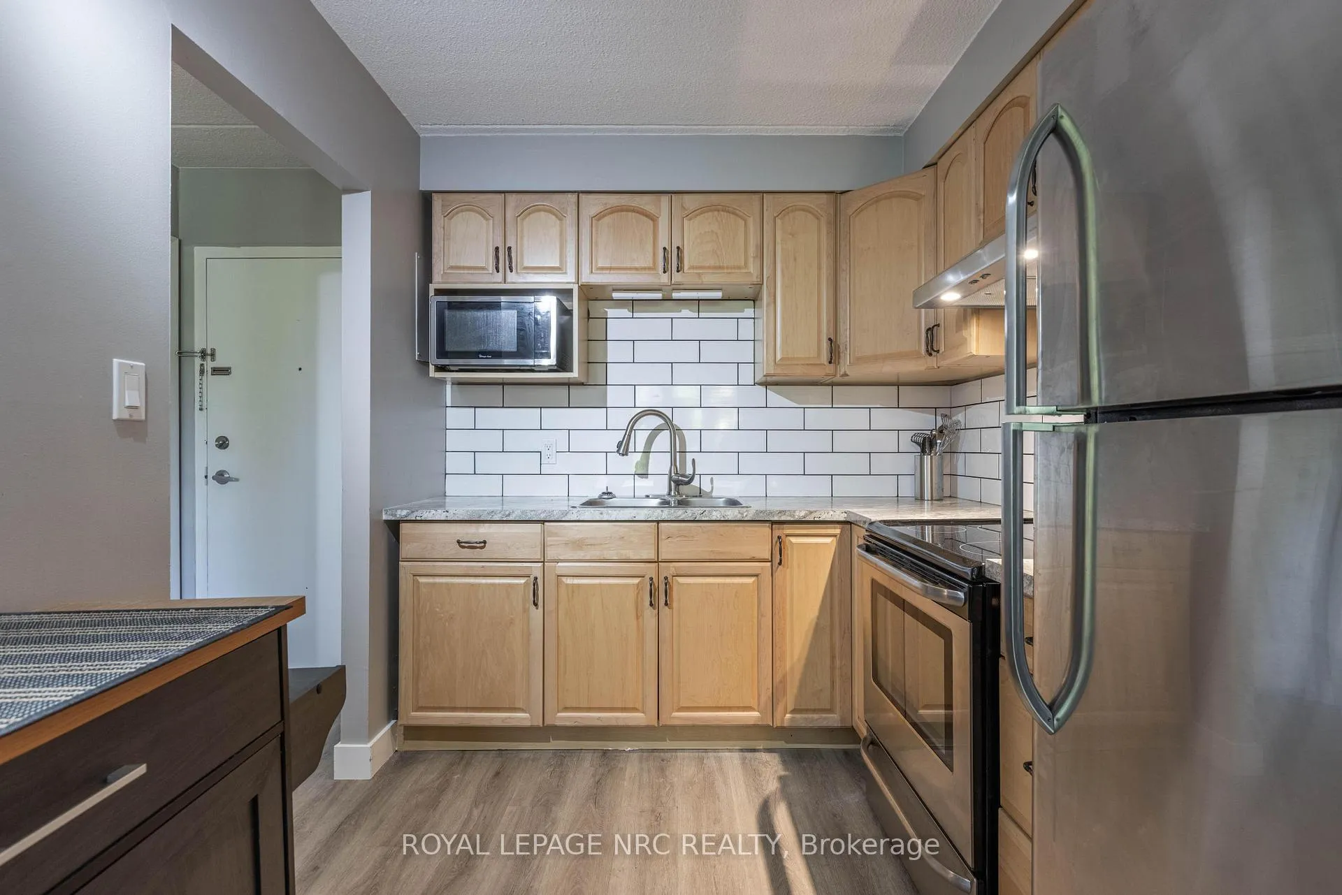 Photo 5 of Unit 207, 41 Rykert Street, St. Catharines, Western Hill — HOMEH
