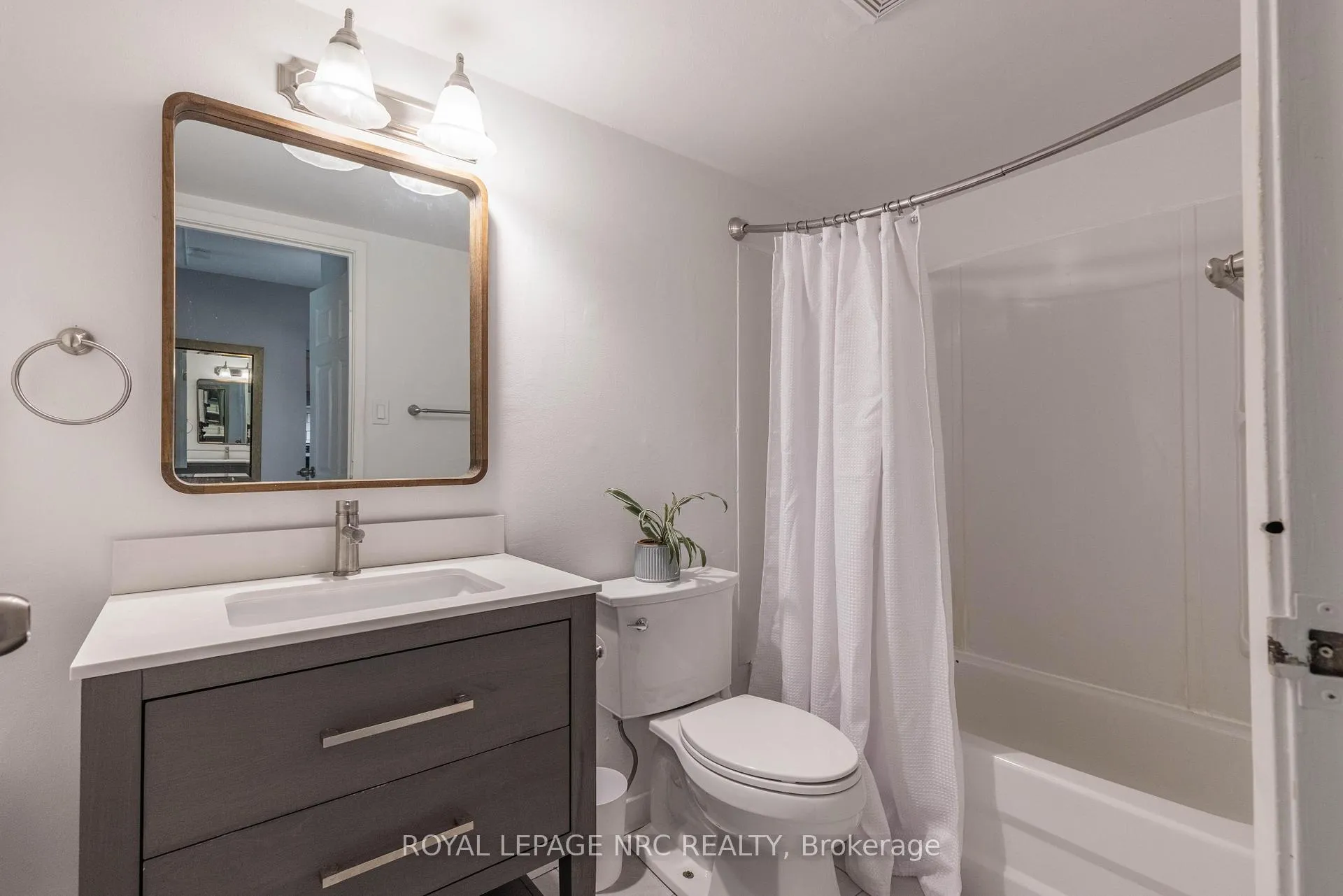 Photo 10 of Unit 207, 41 Rykert Street, St. Catharines, Western Hill — HOMEH