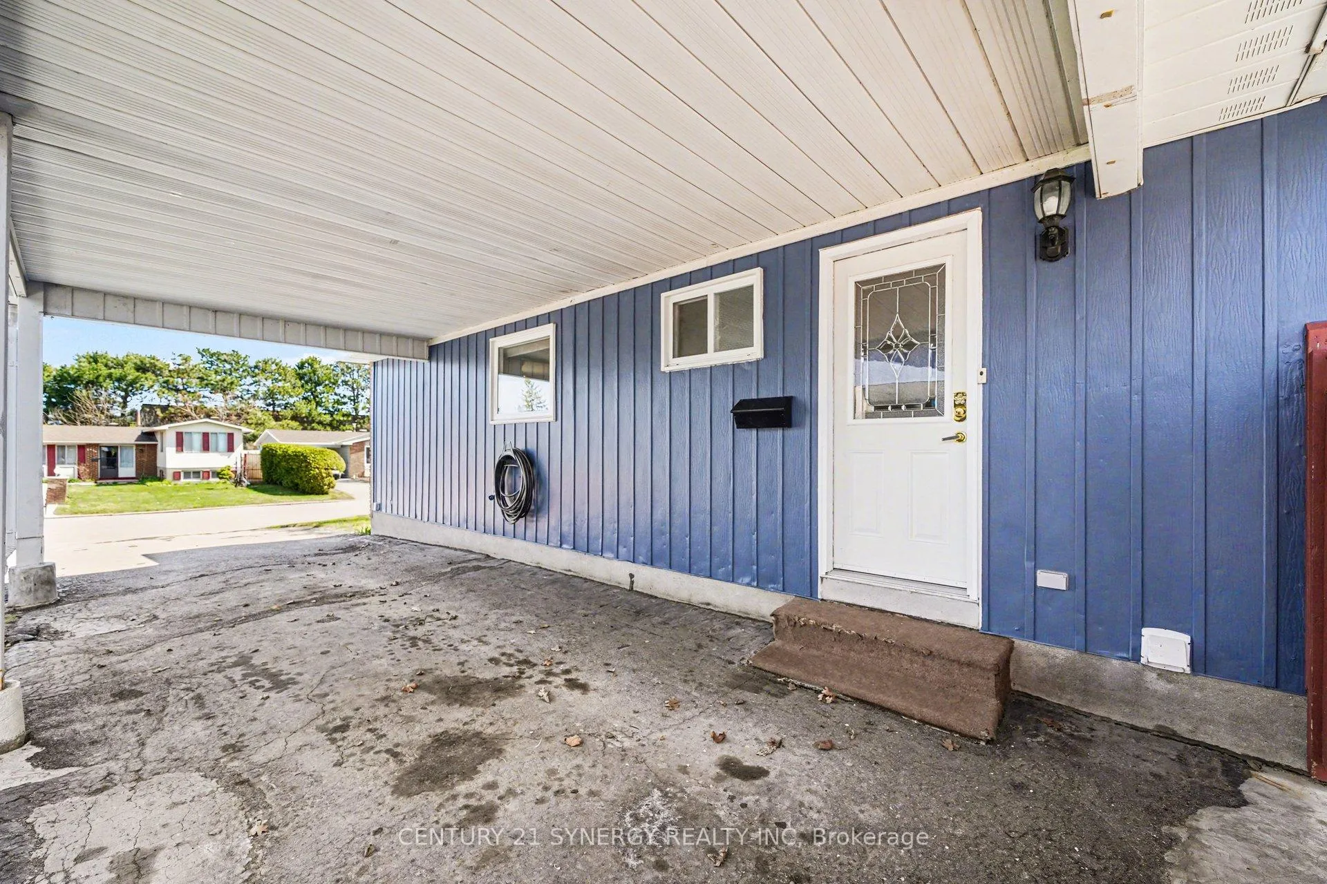 Photo 3 of 2428 Blackstone Crescent, Ottawa, Sheffield Glen/Industrial Park — HOMEH