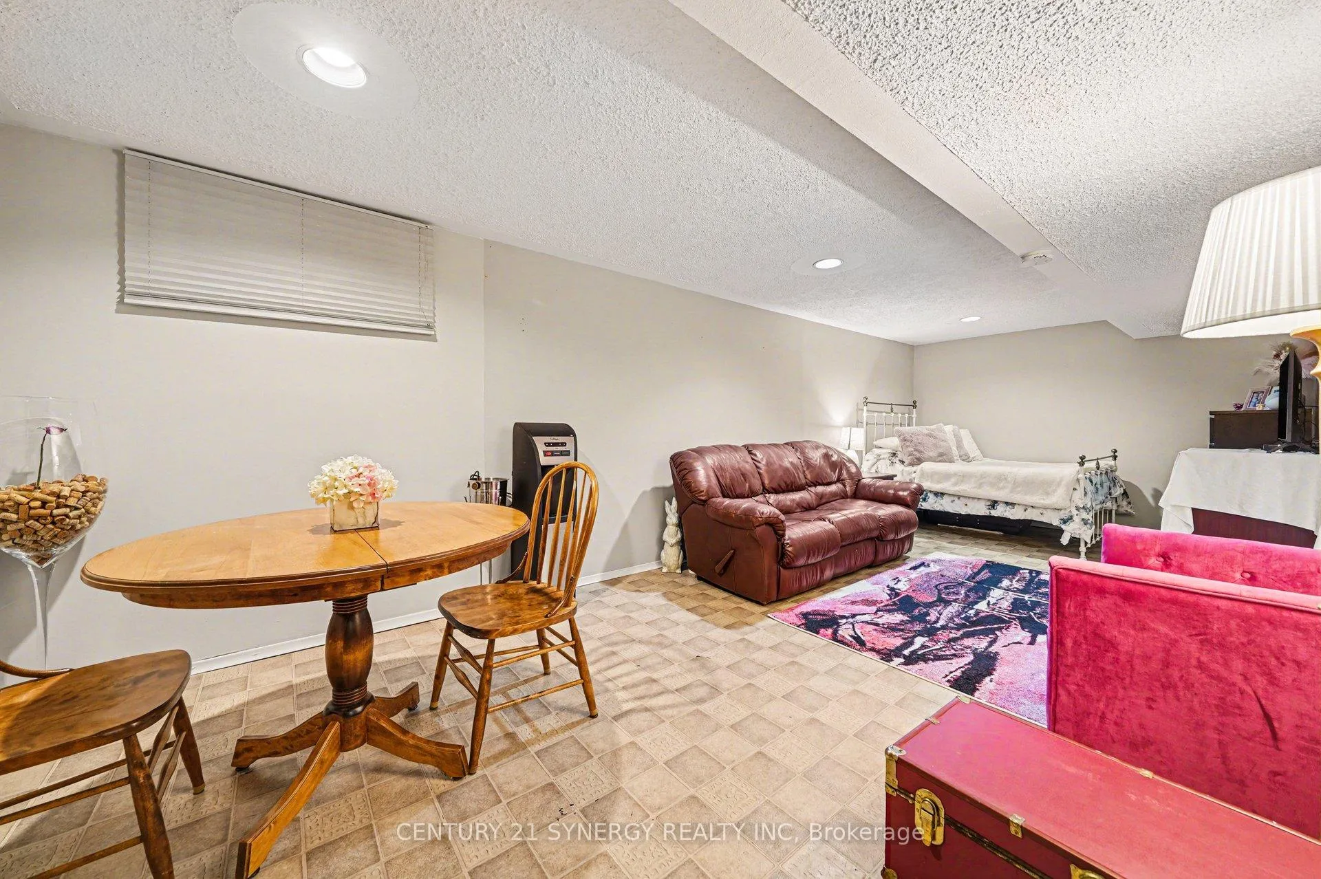 Photo 23 of 2428 Blackstone Crescent, Ottawa, Sheffield Glen/Industrial Park — HOMEH