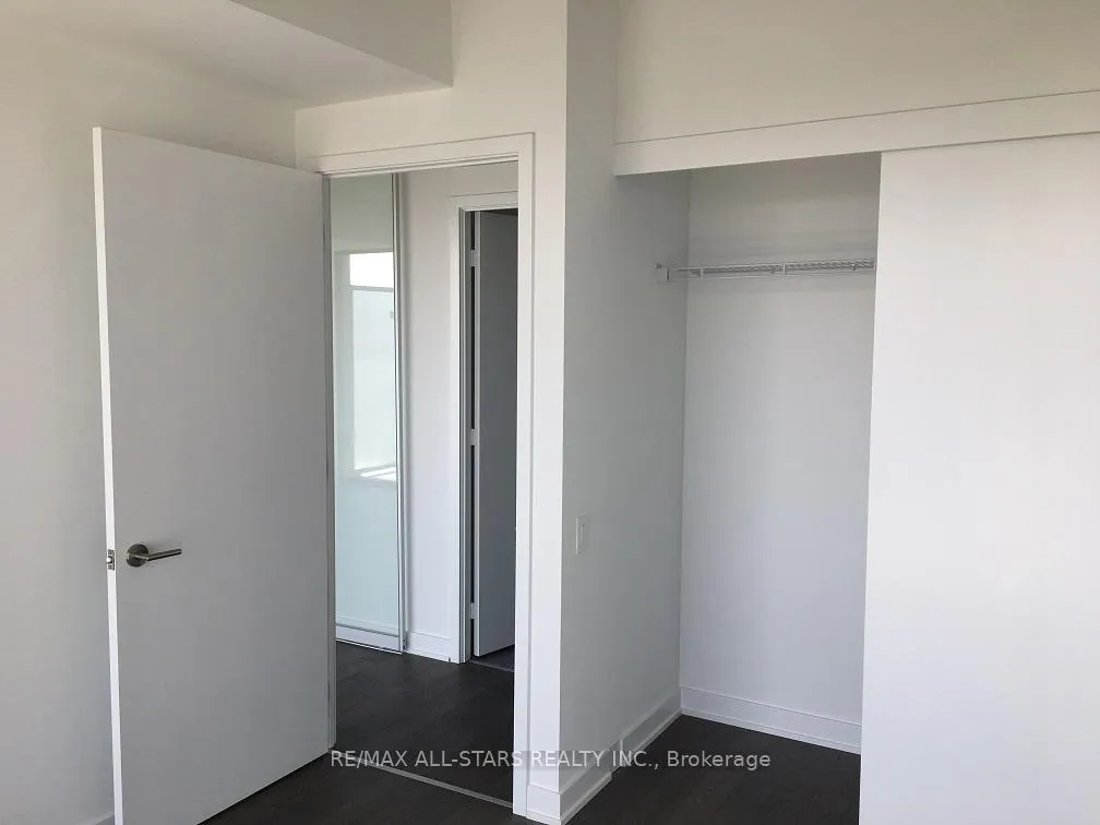 Photo 3 of Unit 907, 185 Roehampton Avenue, Toronto, Mount Pleasant West — HOMEH