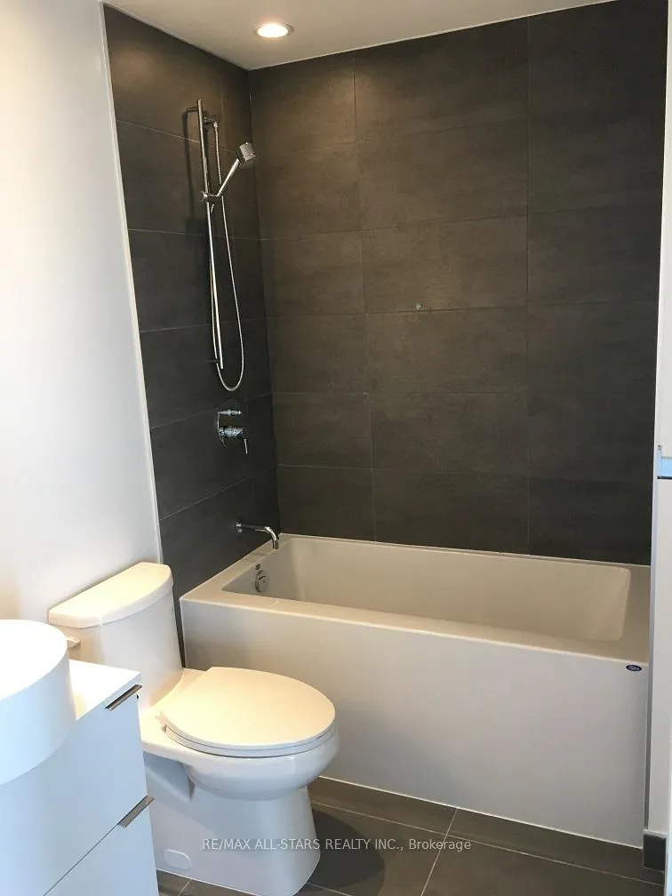 Photo 9 of Unit 907, 185 Roehampton Avenue, Toronto, Mount Pleasant West — HOMEH