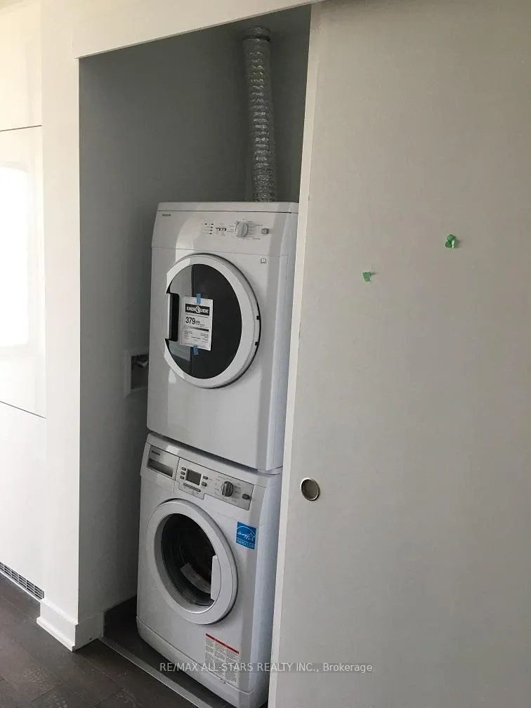 Photo 13 of Unit 907, 185 Roehampton Avenue, Toronto, Mount Pleasant West — HOMEH