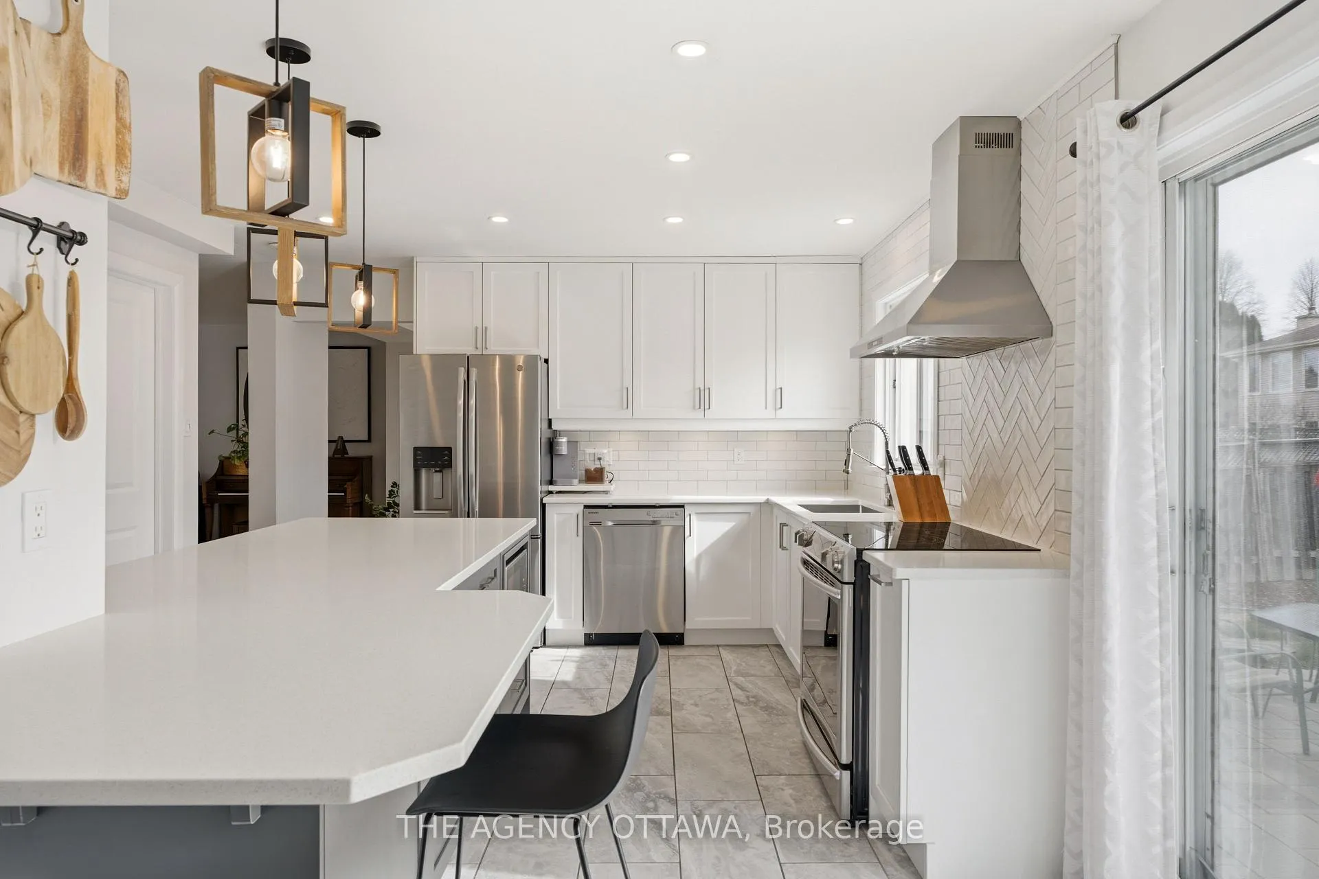 Photo 14 of 1625 Bottriell Way, Ottawa, Fallingbrook/Pineridge — HOMEH